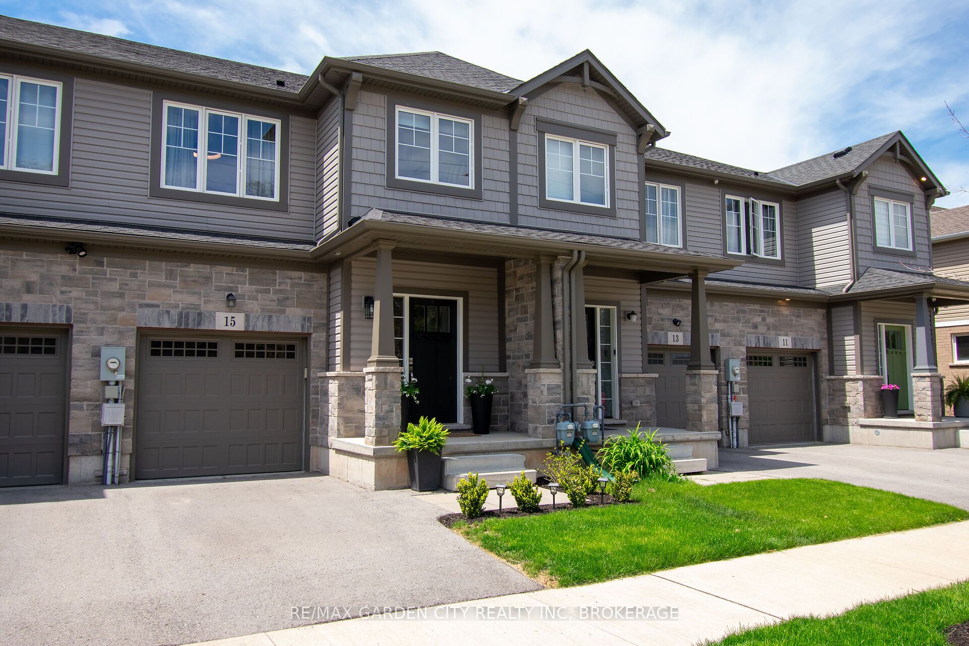 15 LYMBURNER Street, Pelham, ON L3E 0B4 photo 2