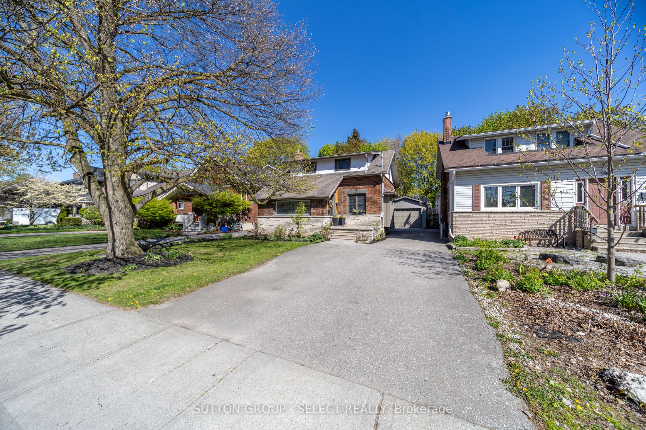 442 Victoria Street, London East, ON N5Y 4A9