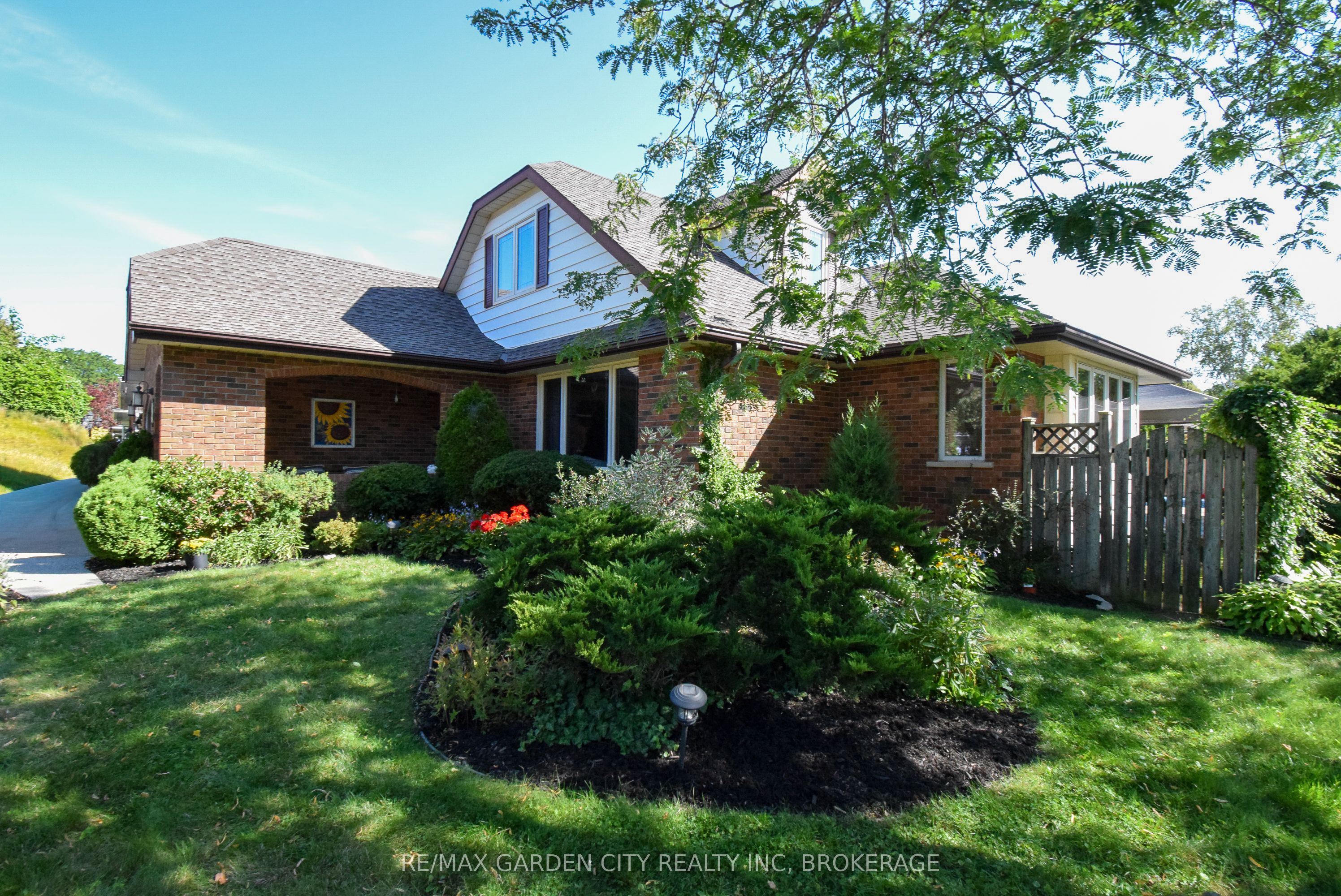 40 Belair Drive, St. Catharines, ON L2N 6X9 photo 3