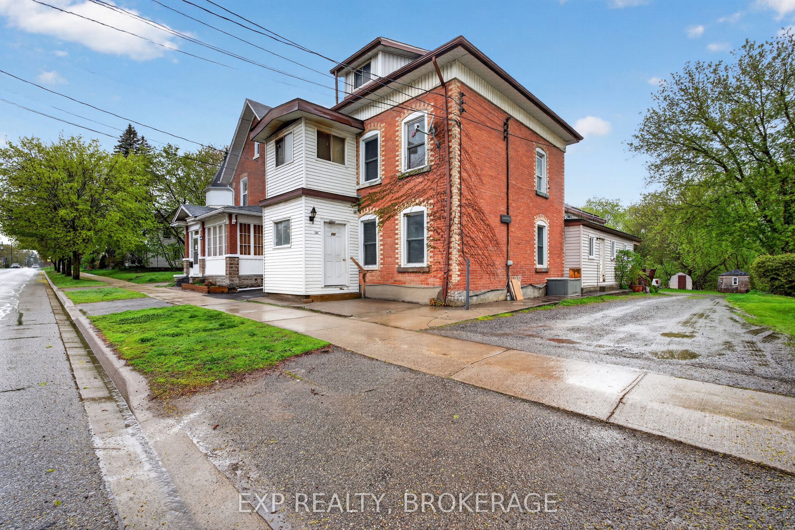 342 KING Street W, Brockville, ON K6V 3S3 photo 2