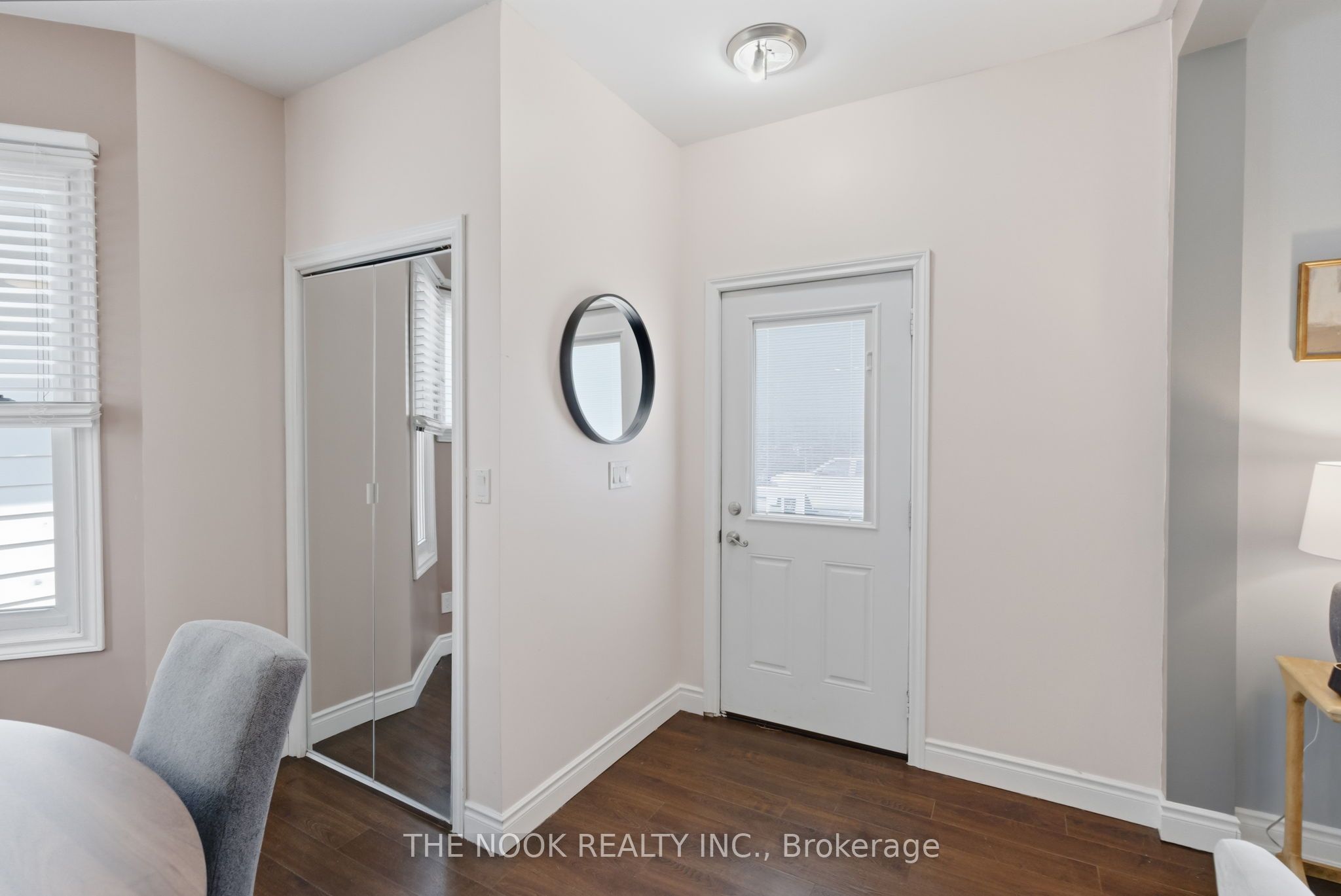 576 Wolfe Street, Peterborough, ON K9J 2L8 photo 2