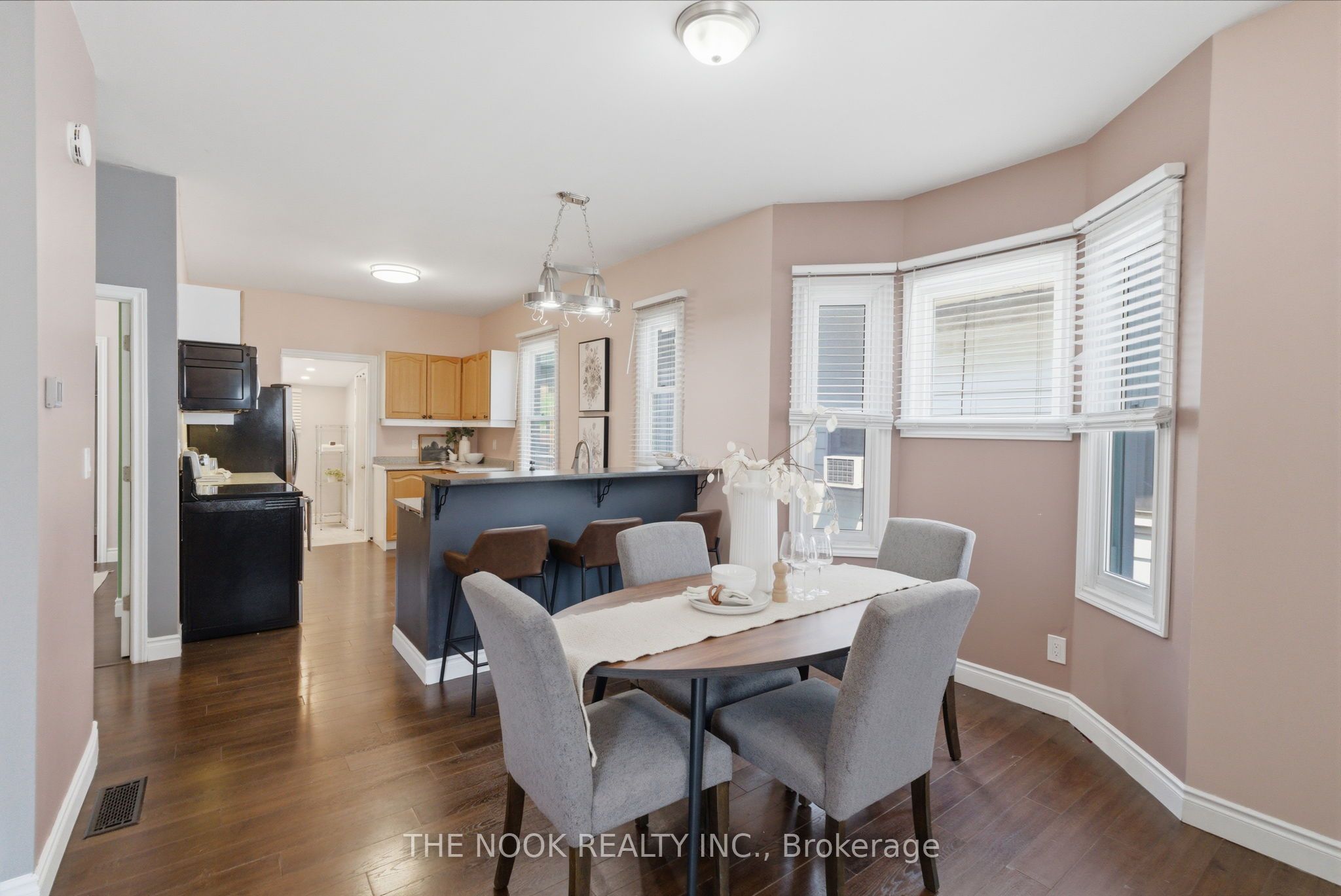 576 Wolfe Street, Peterborough, ON K9J 2L8 photo 3