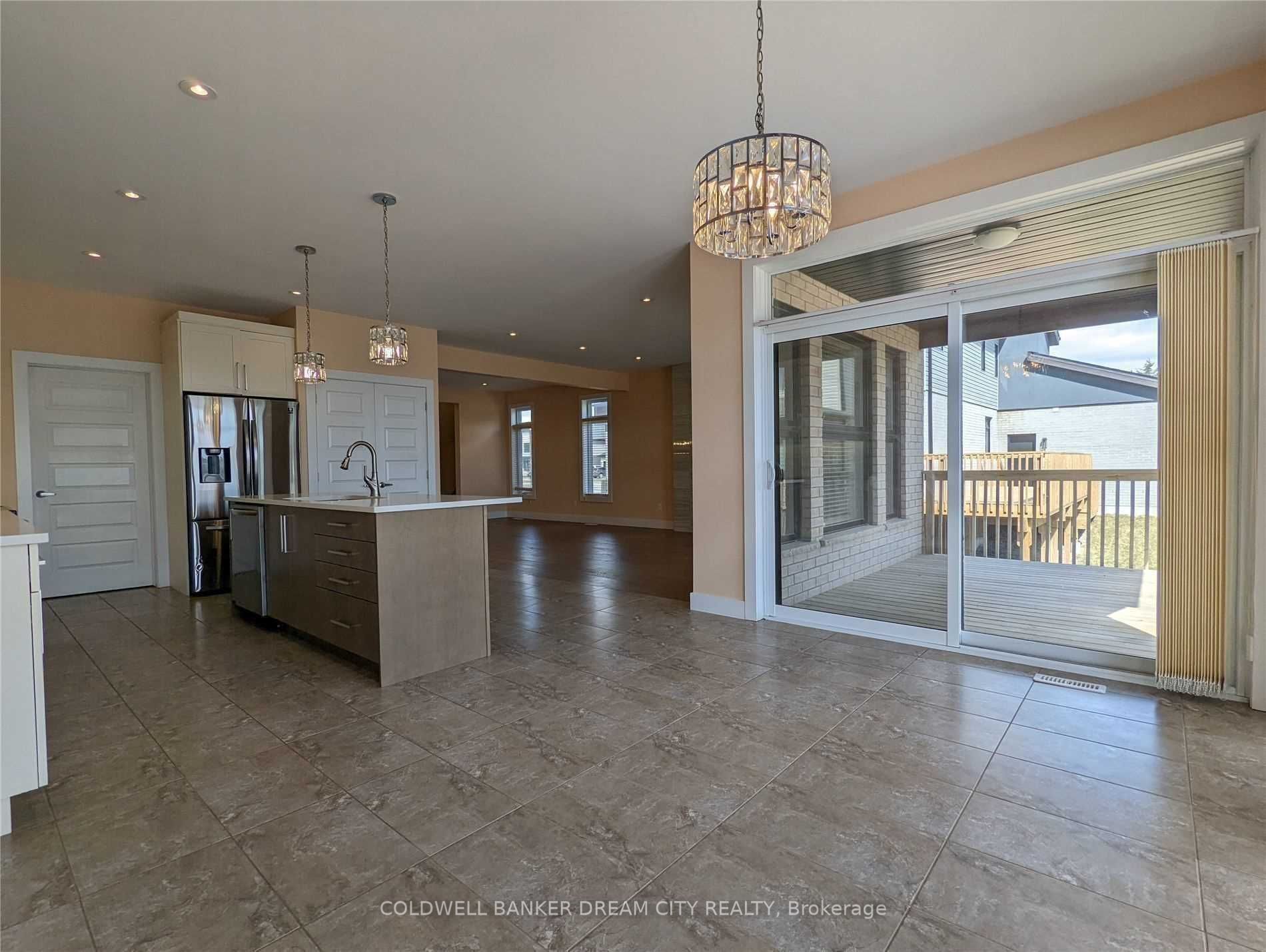 1236 Medway Park Drive, London North, ON N6G 0V6 photo 2