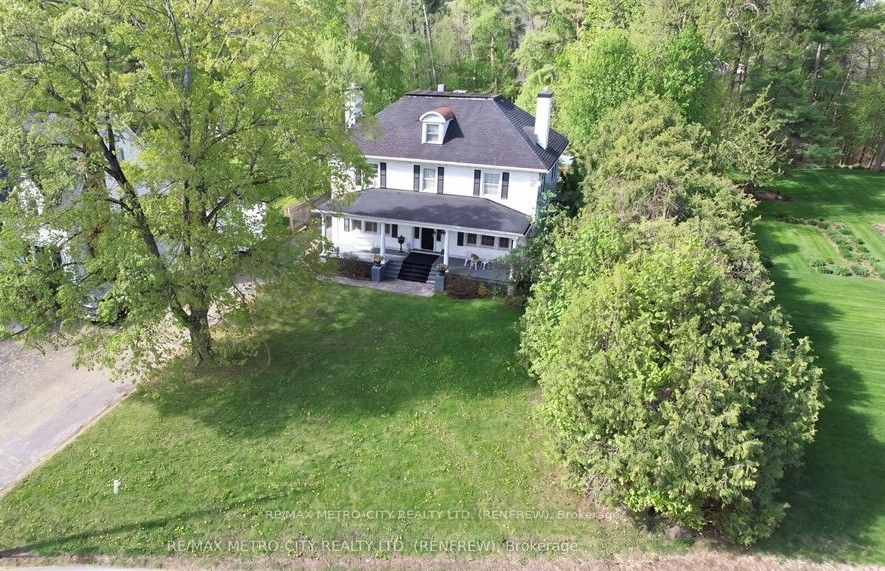 560 Raglan Street S, Renfrew, ON K7V 1R8 photo 4