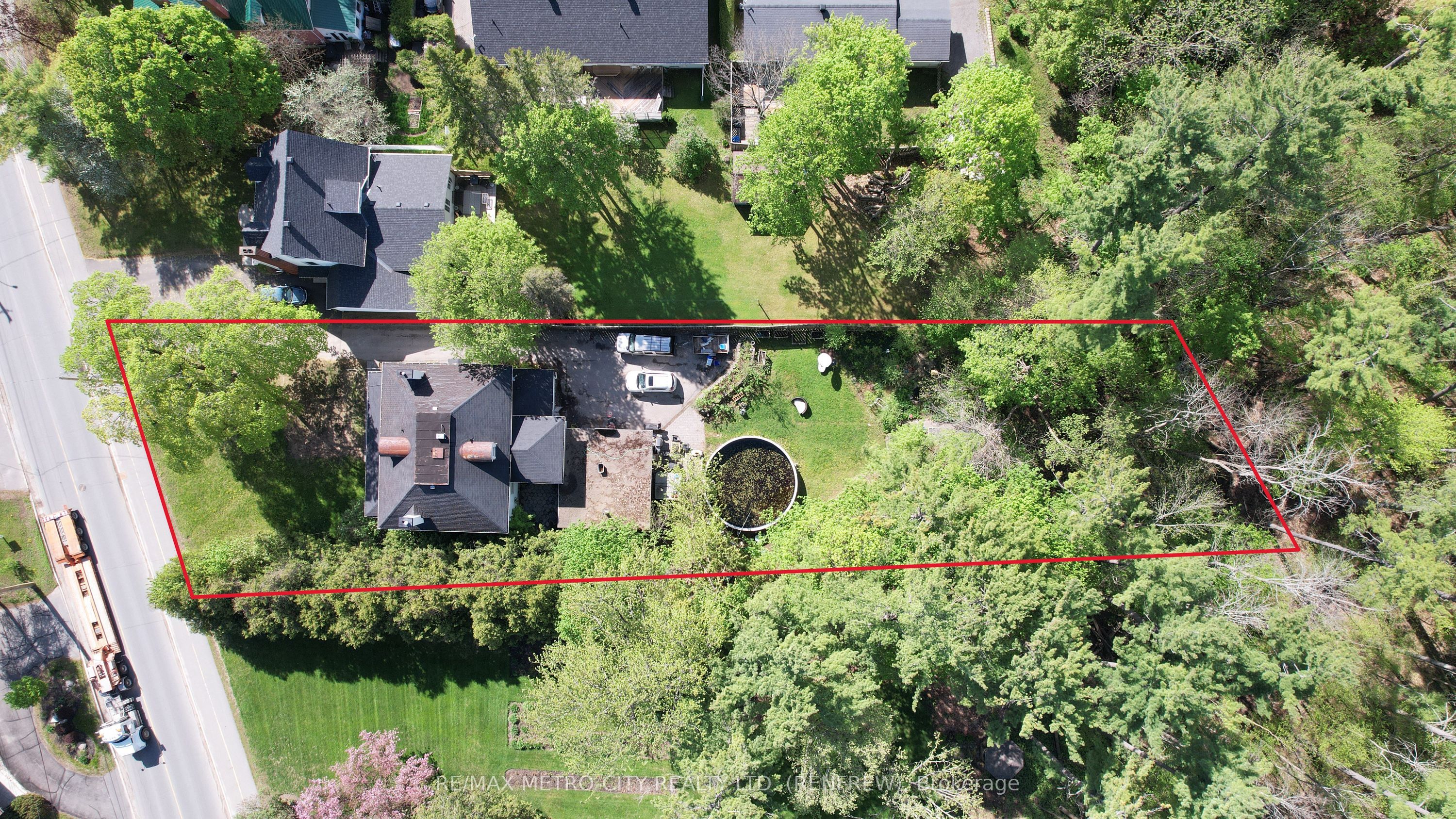560 Raglan Street S, Renfrew, ON K7V 1R8 photo 5