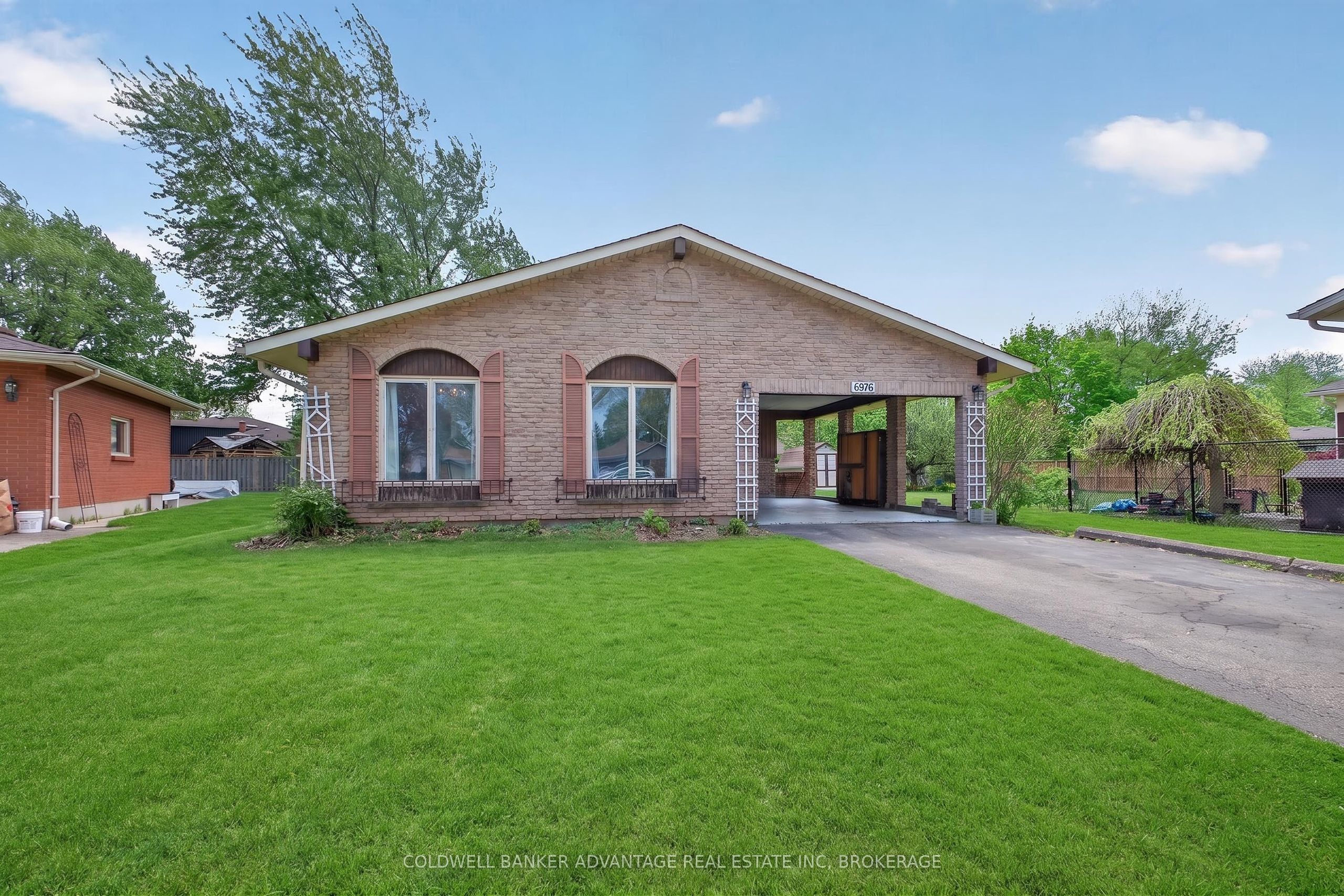 6976 ABBEY Circle, Niagara Falls, ON L2J 3N4