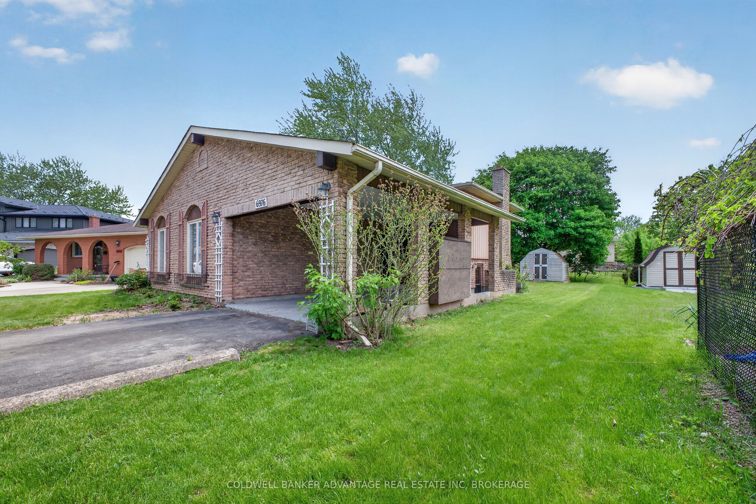 6976 ABBEY Circle, Niagara Falls, ON L2J 3N4 photo 2