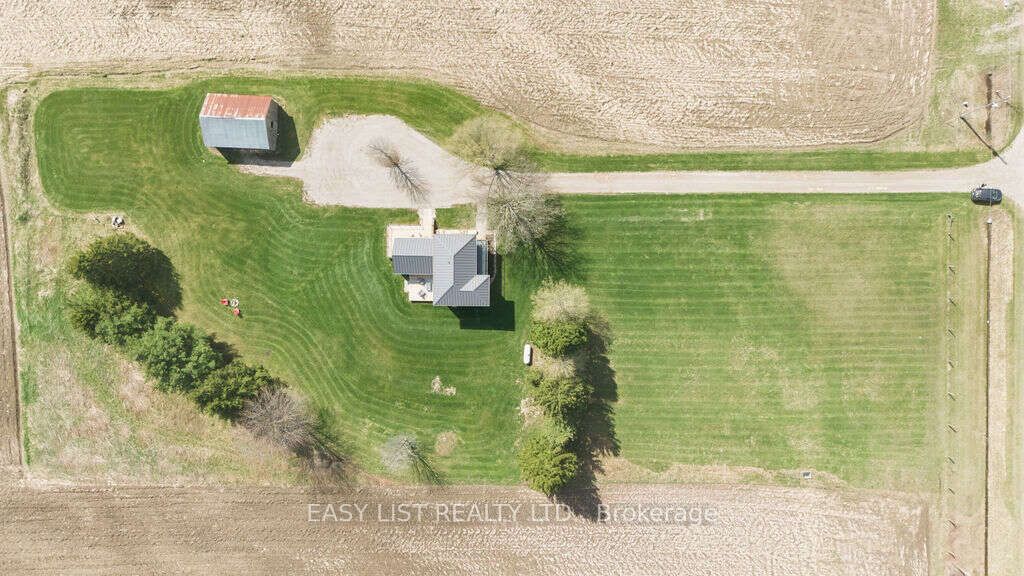 8993 Petrolia Line, Brooke-Alvinston, ON N0N 1A0 photo 2