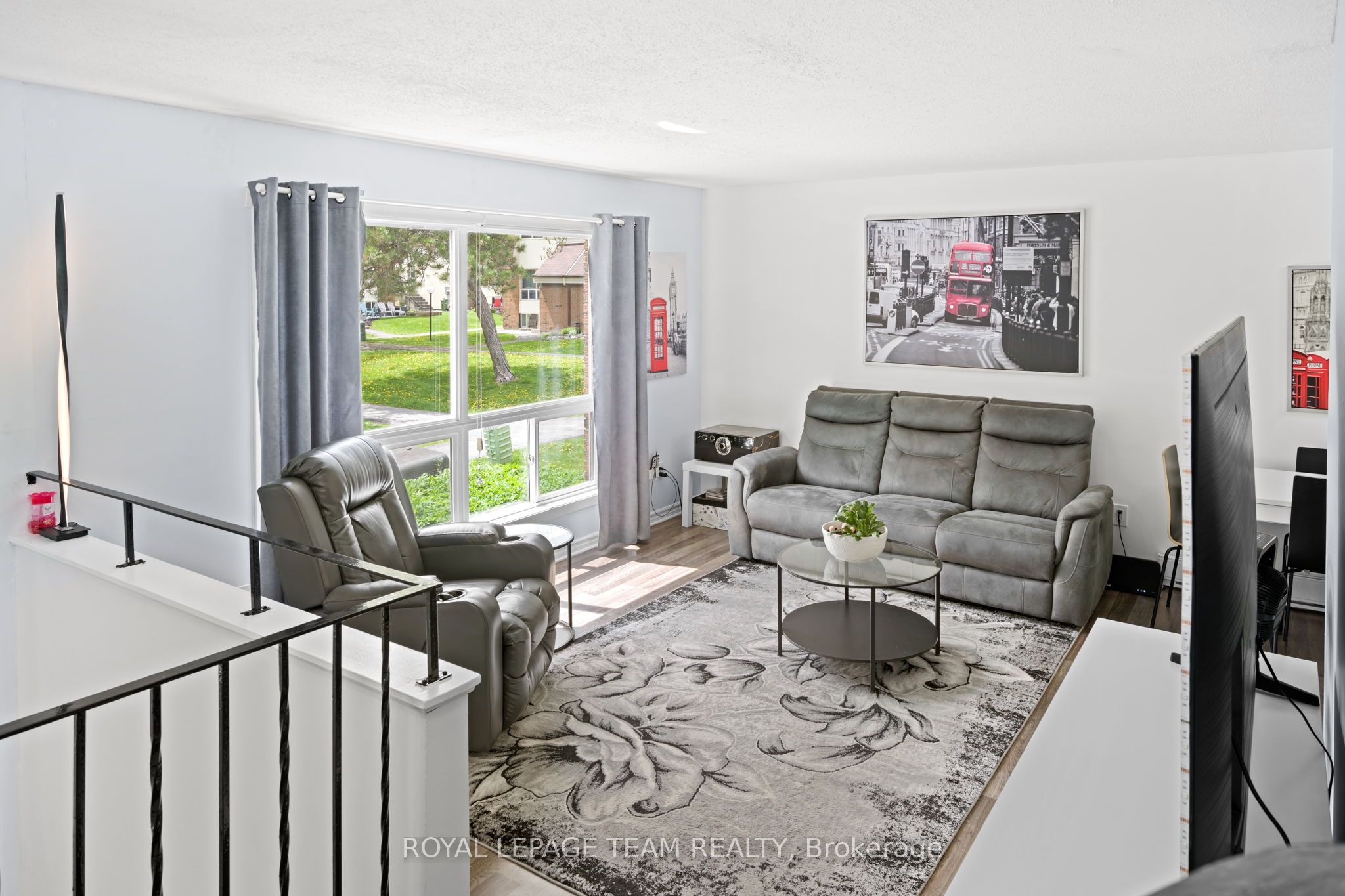 41C Forester Crescent, Bells Corners and South to Fallowfield, ON K2H 8Y3 photo 4