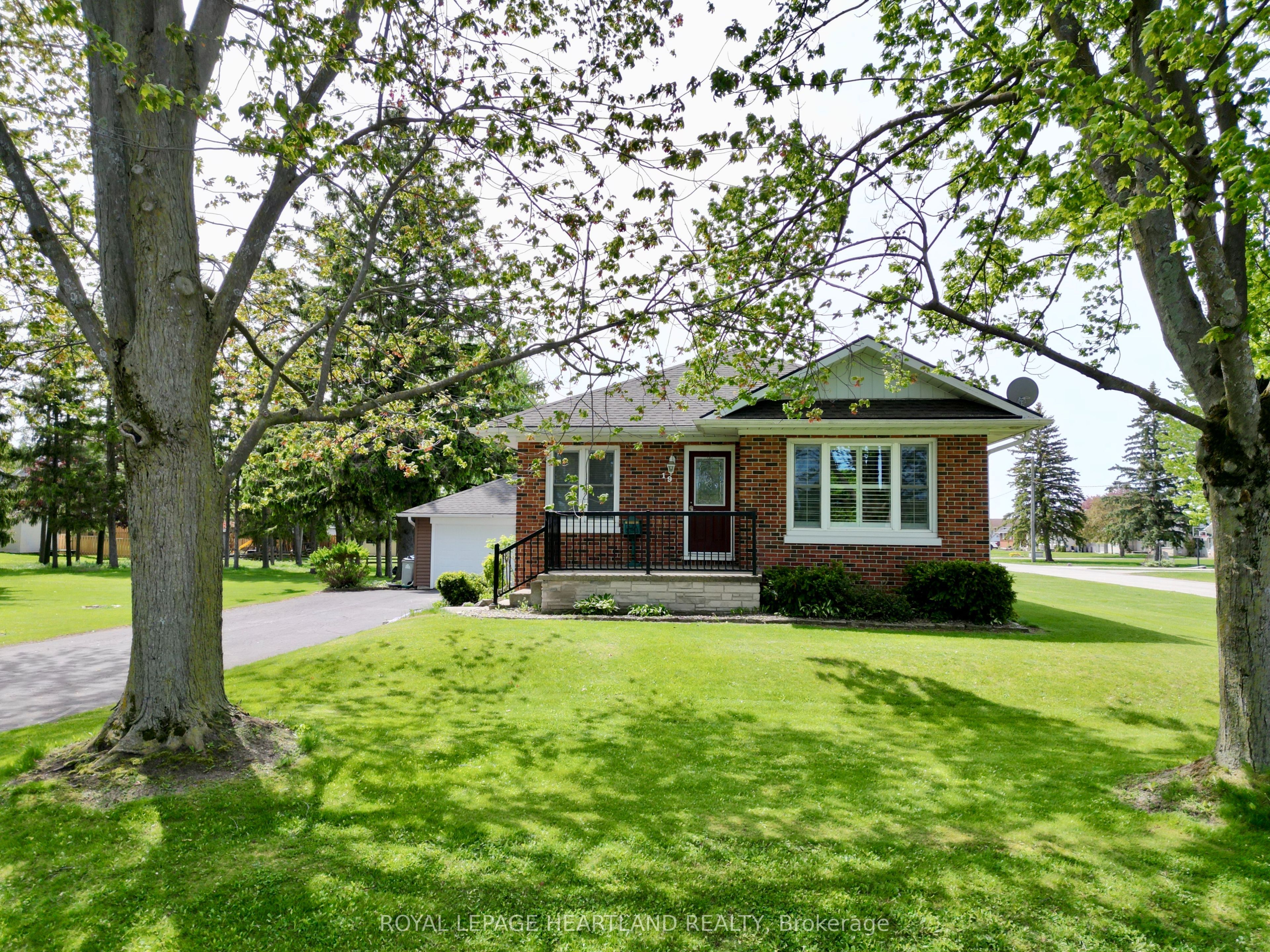 19 Centre Street, Bluewater, ON N0M 2T0