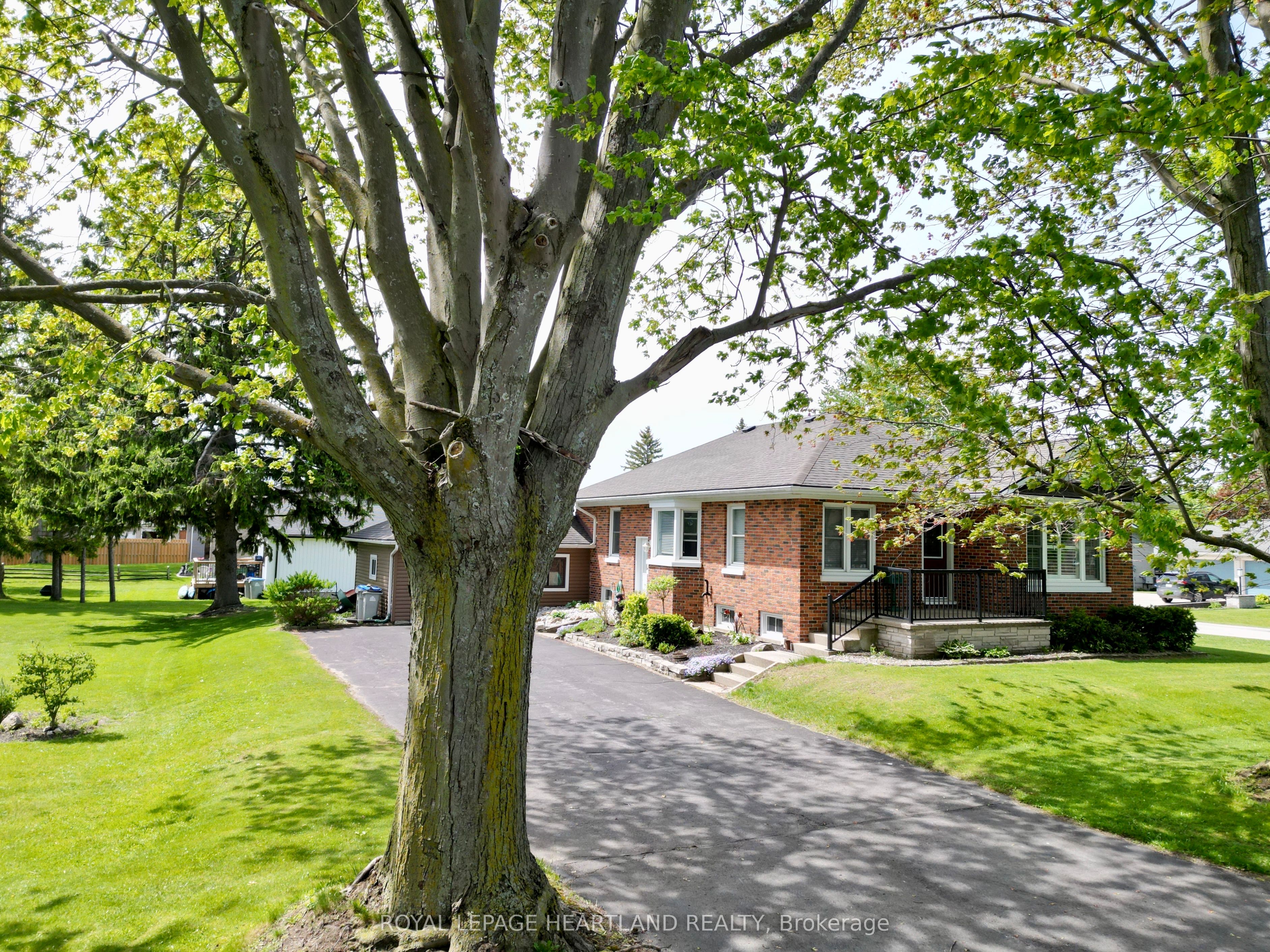19 Centre Street, Bluewater, ON N0M 2T0 photo 3