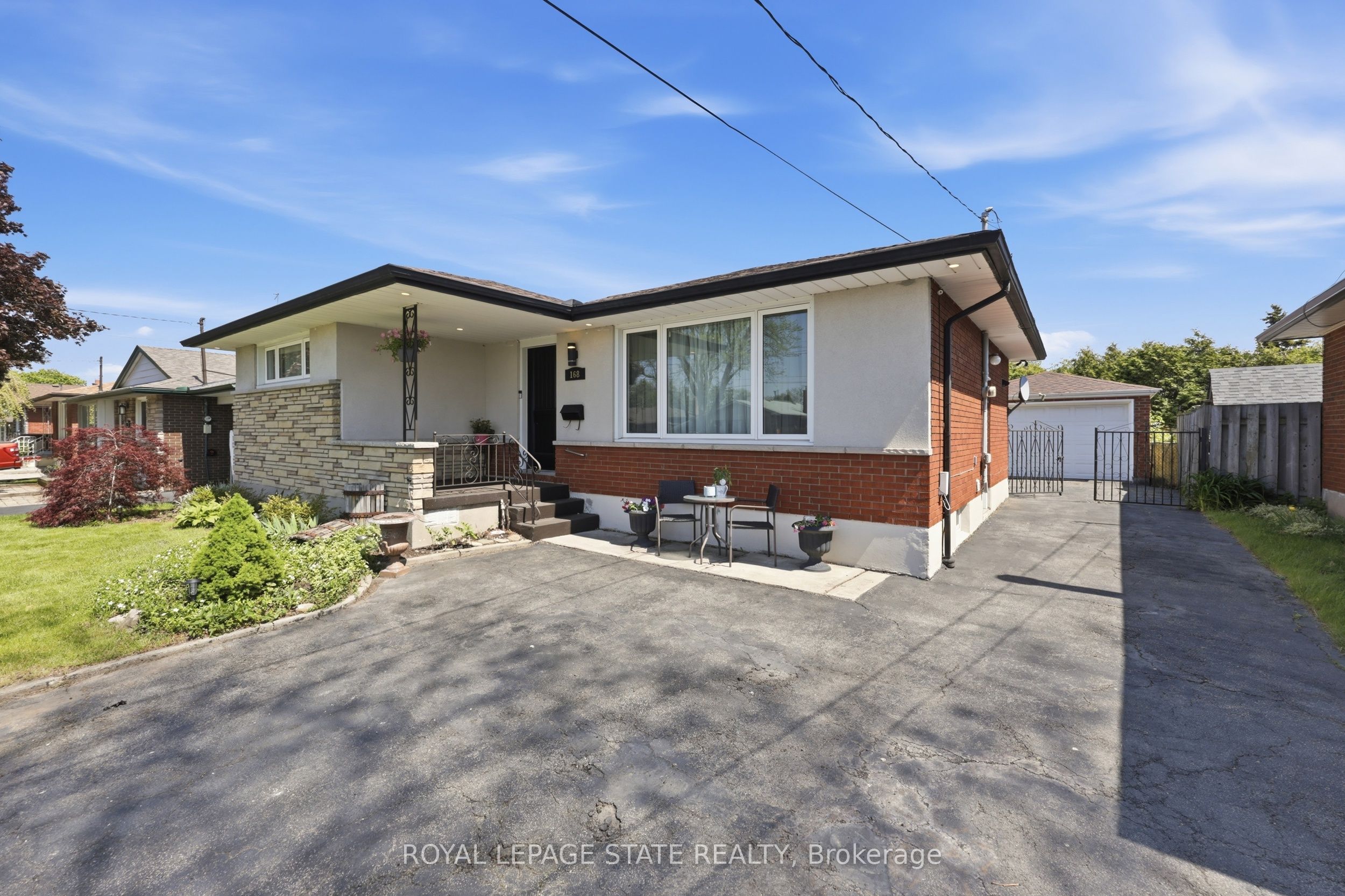 168 Nugent Drive, Hamilton, ON L8H 2N4 photo 2