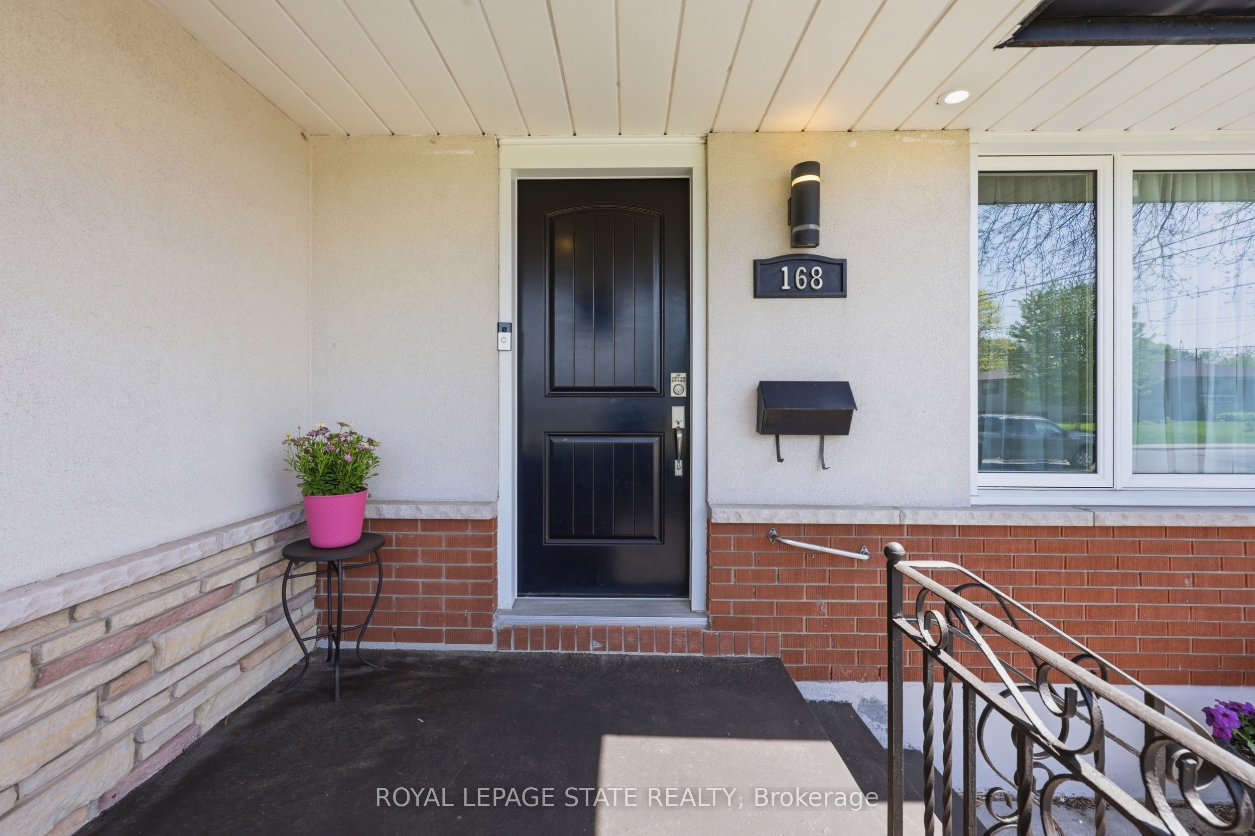 168 Nugent Drive, Hamilton, ON L8H 2N4 photo 3