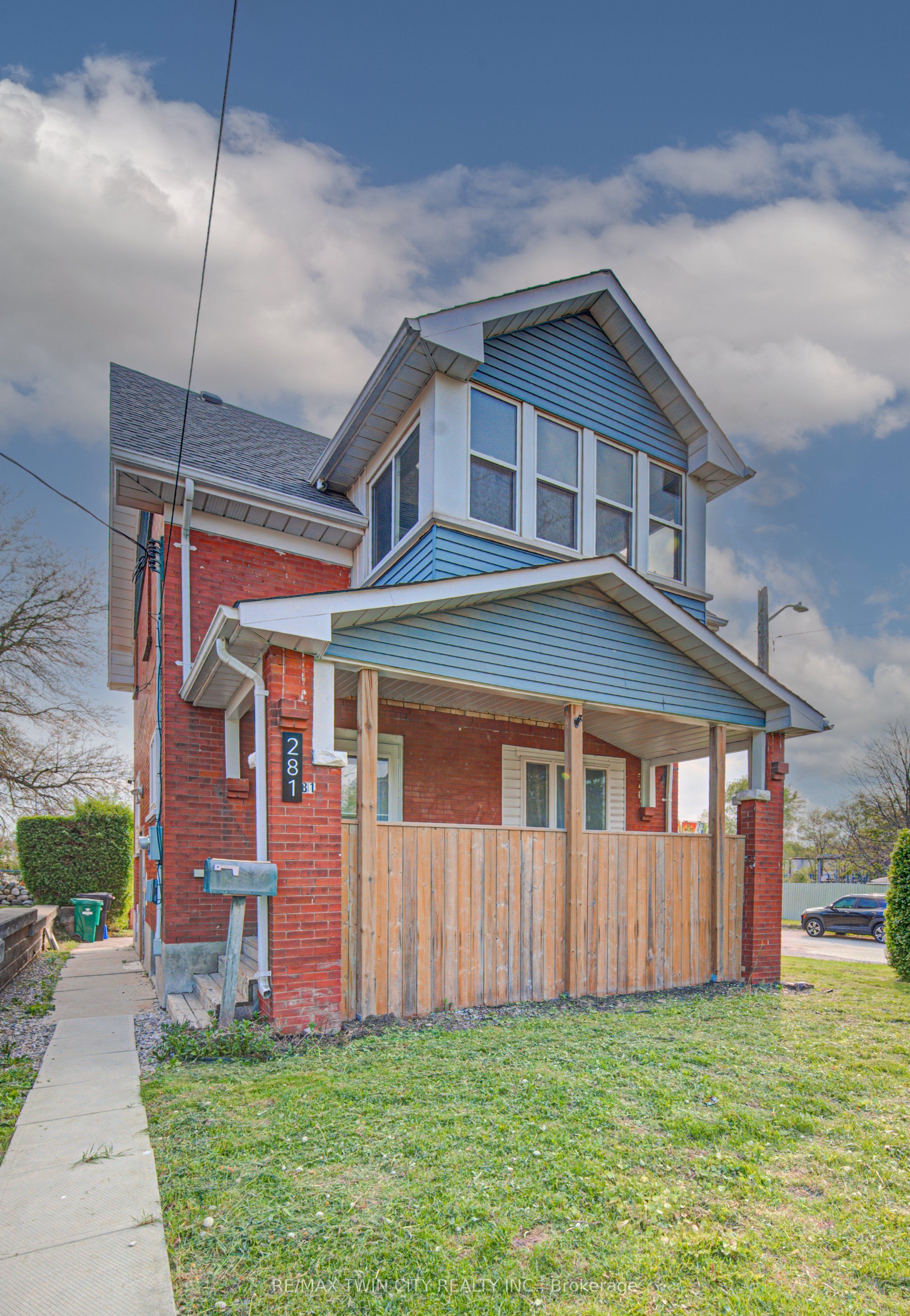 281 Courtland Avenue N, Kitchener, ON N2G 2V8 photo 4
