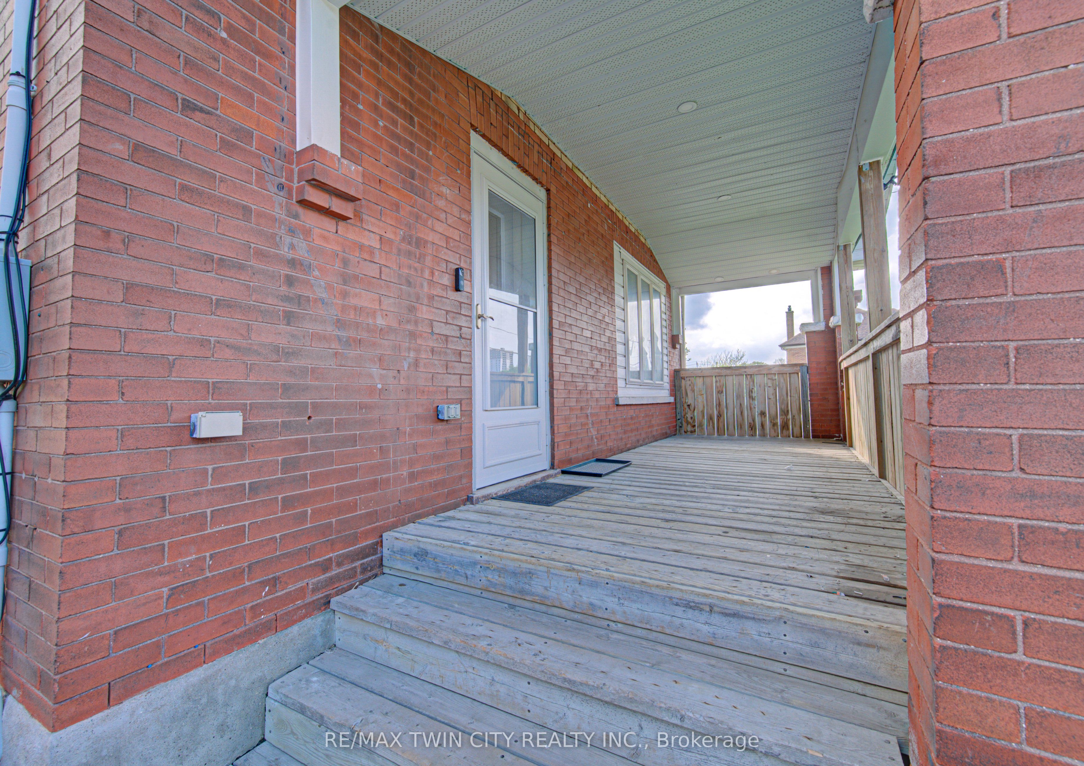 281 Courtland Avenue N, Kitchener, ON N2G 2V8 photo 5