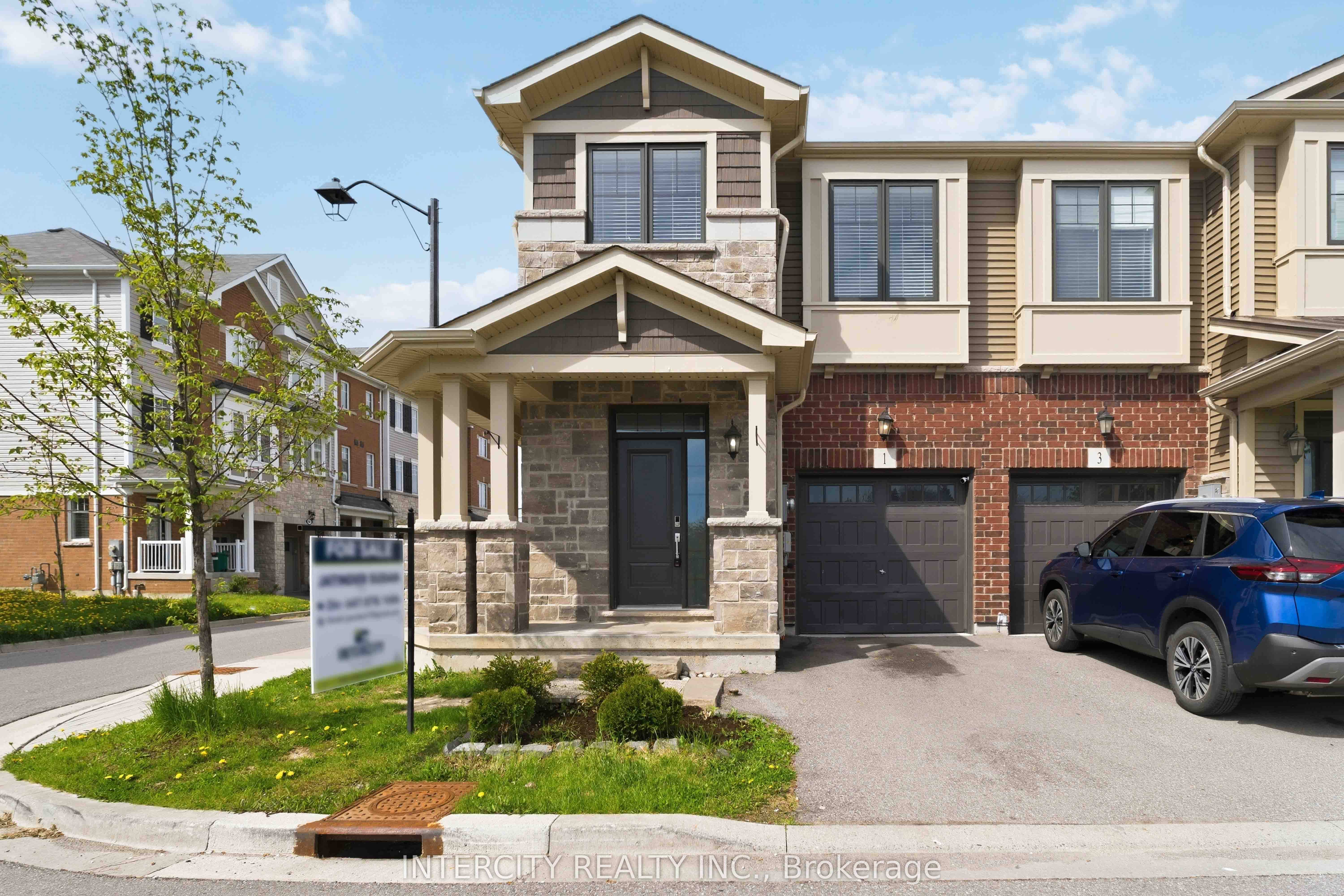 1 Pelican Lane, Hamilton, ON L8K 0A4