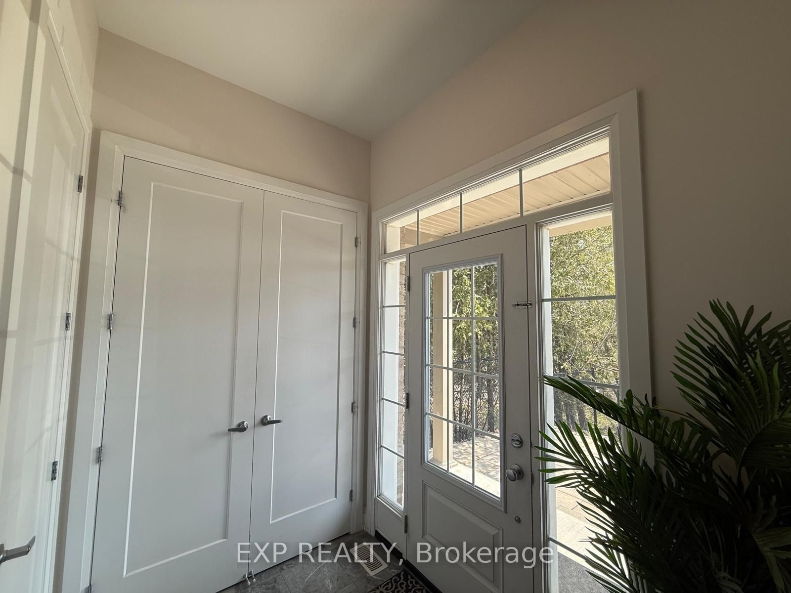 138 RYLAND Street E, Barrhaven, ON K2J 6R1 photo 2