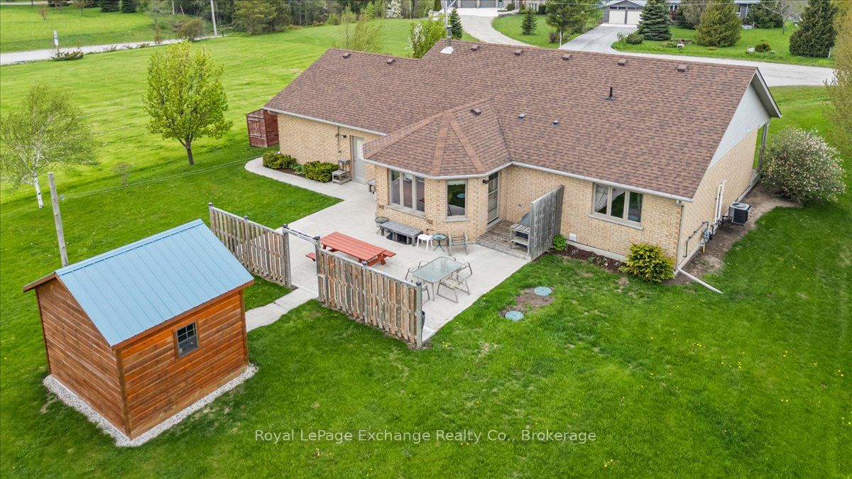 801 Troys Trail, Huron-Kinloss, ON N2Z 0C1 photo 3