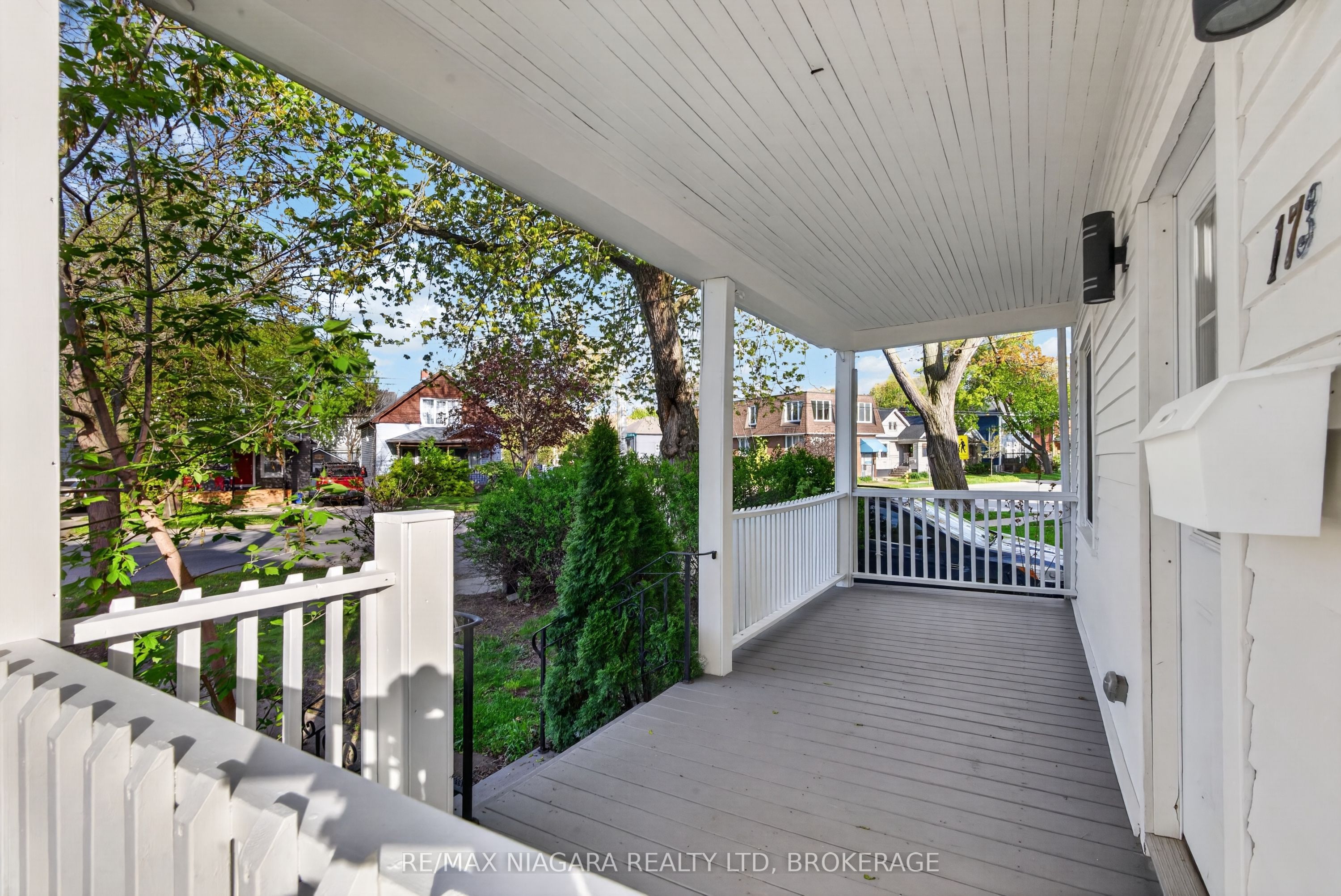 173 Lake Street, St. Catharines, ON L2R 5Y8 photo 2