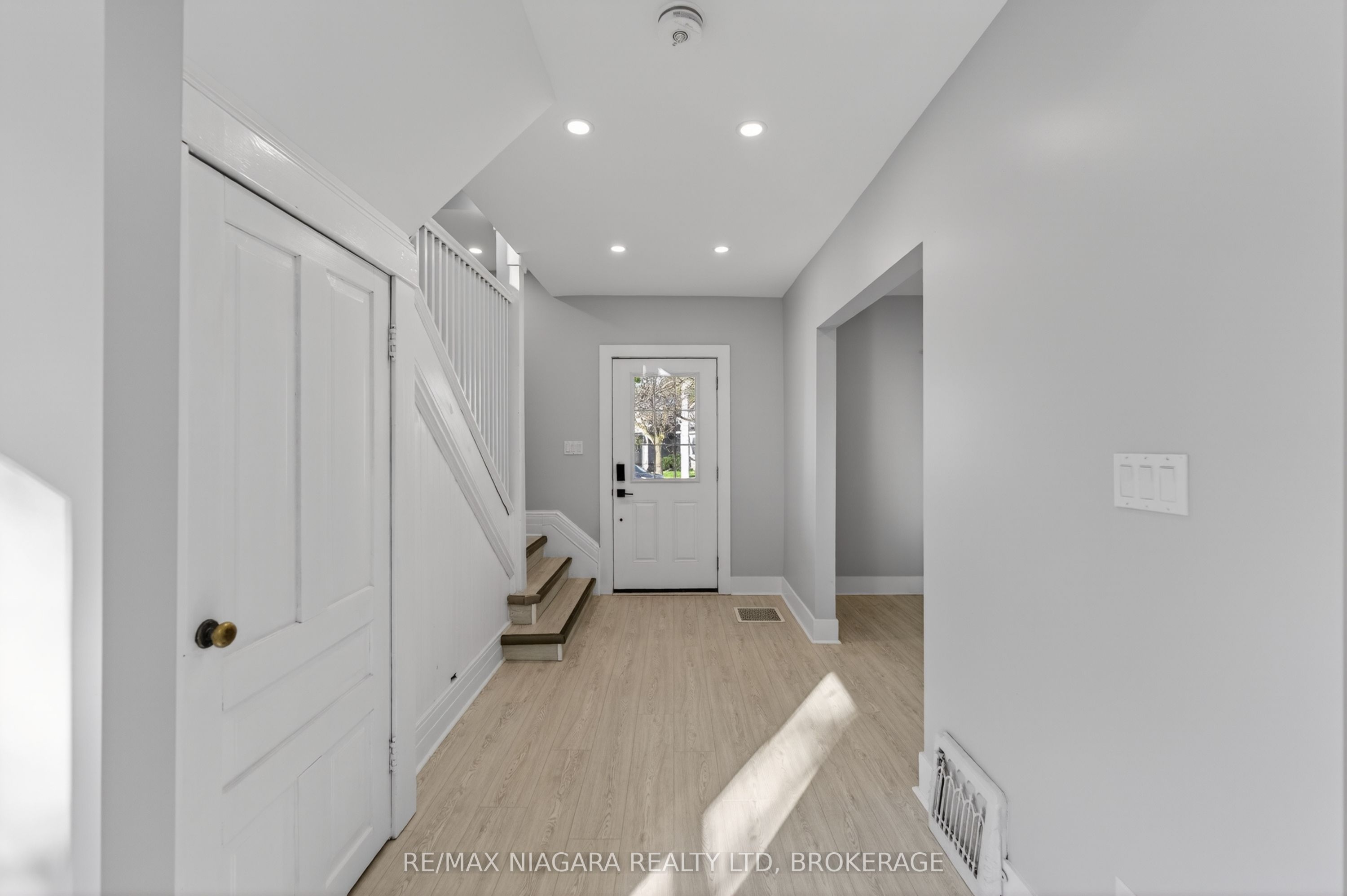 173 Lake Street, St. Catharines, ON L2R 5Y8 photo 5