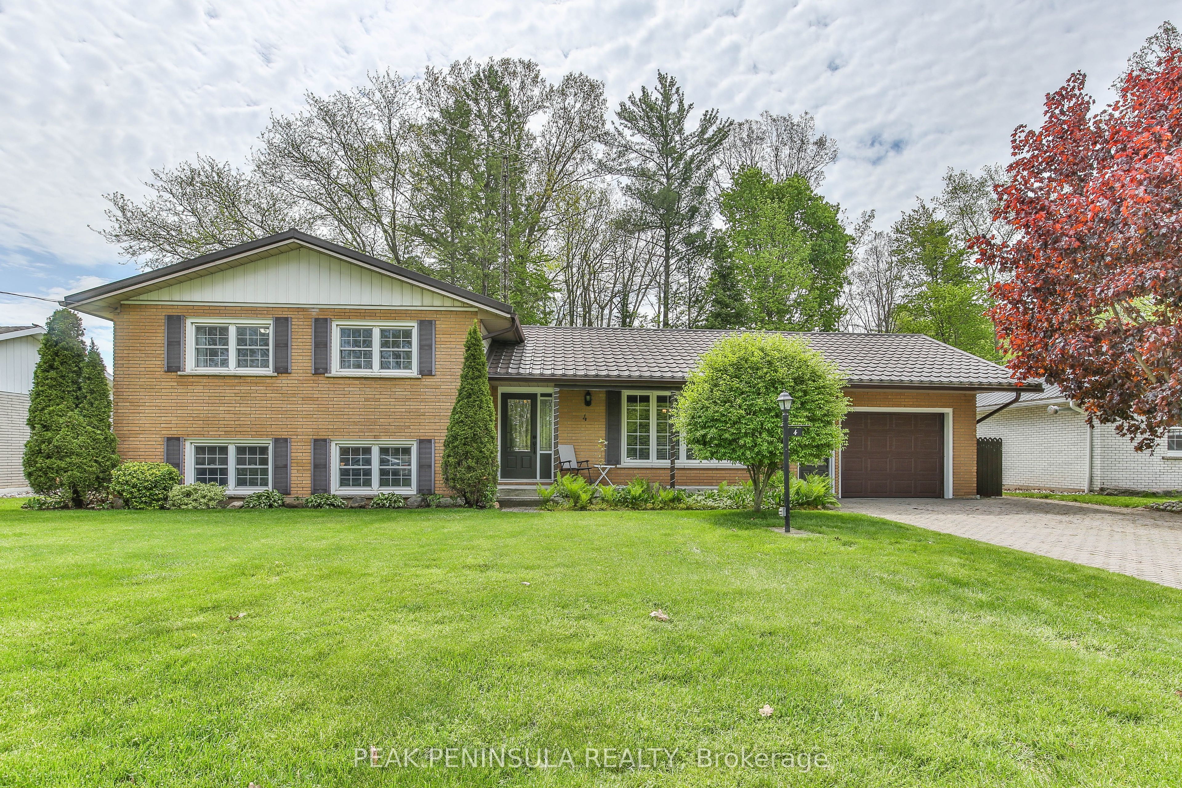 4 Highland Drive, Tillsonburg, ON N4G 2E9
