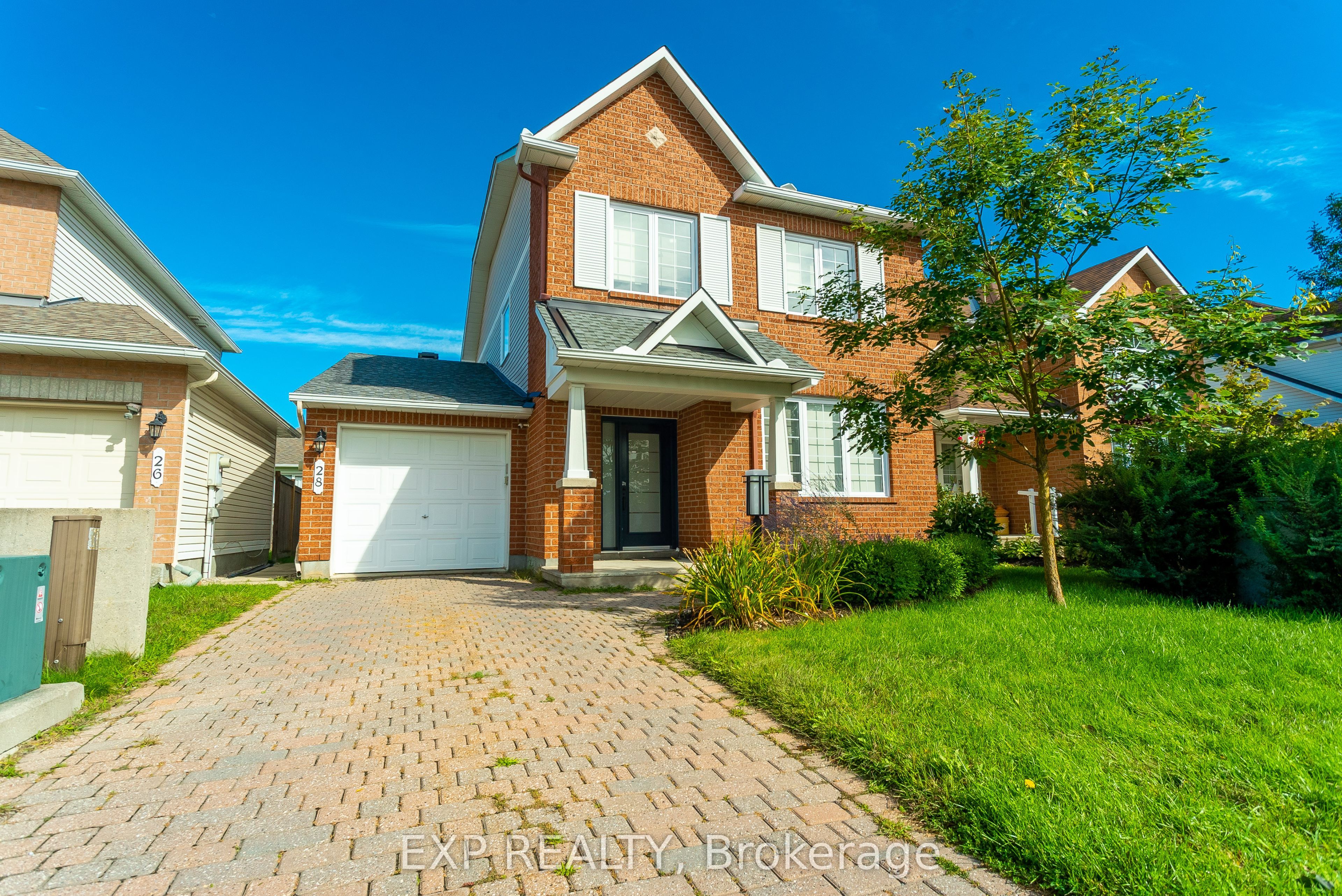 28 Chartwell Avenue, South of Baseline to Knoxdale, ON K2G 6L6