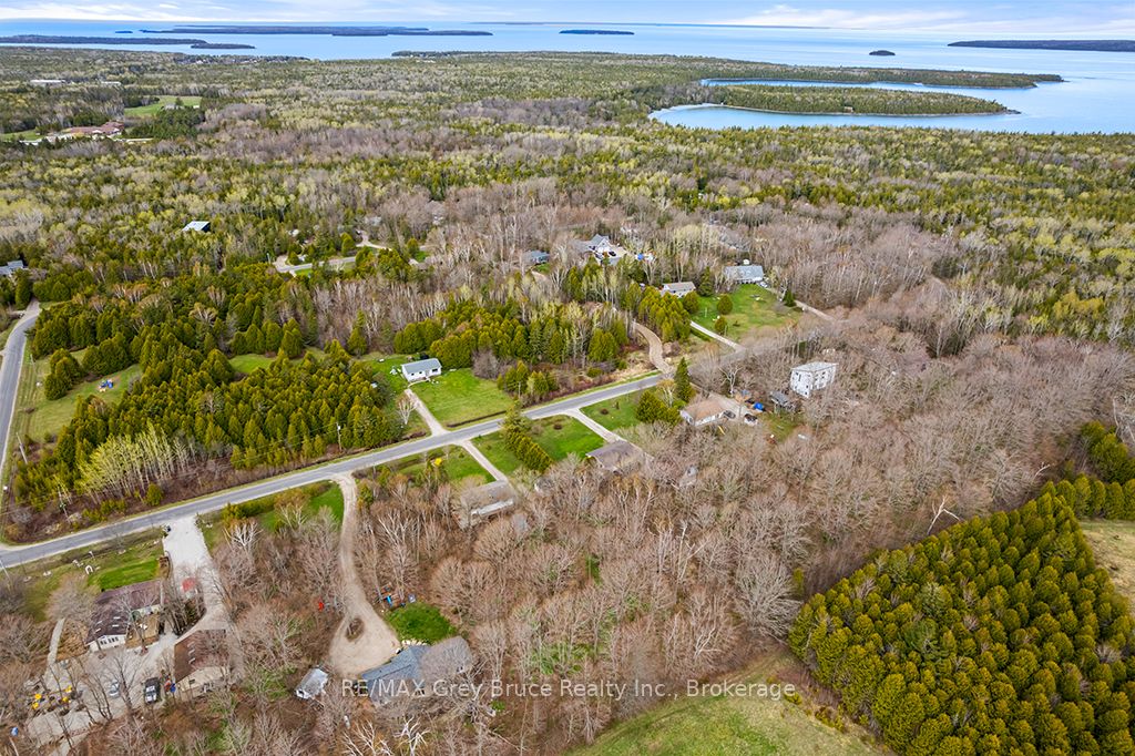 46 Maple Golf Crescent, Northern Bruce Peninsula, ON N0H 2R0 photo 2