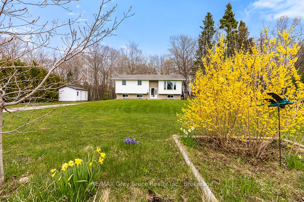 46 Maple Golf Crescent, Northern Bruce Peninsula, ON N0H 2R0 photo 3