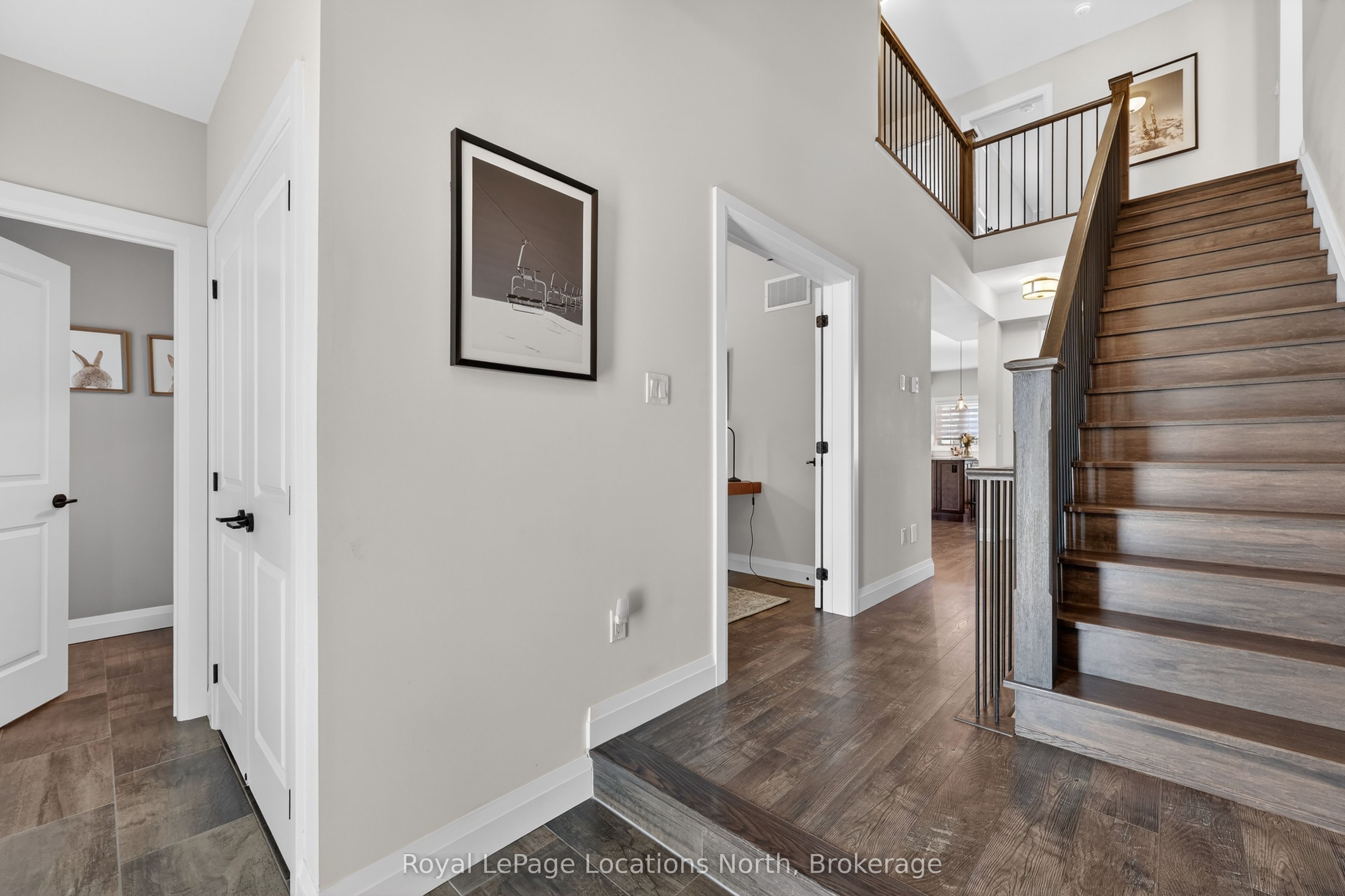 205 Yellow Birch Crescent, Blue Mountains, ON L9Y 0Z3 photo 4