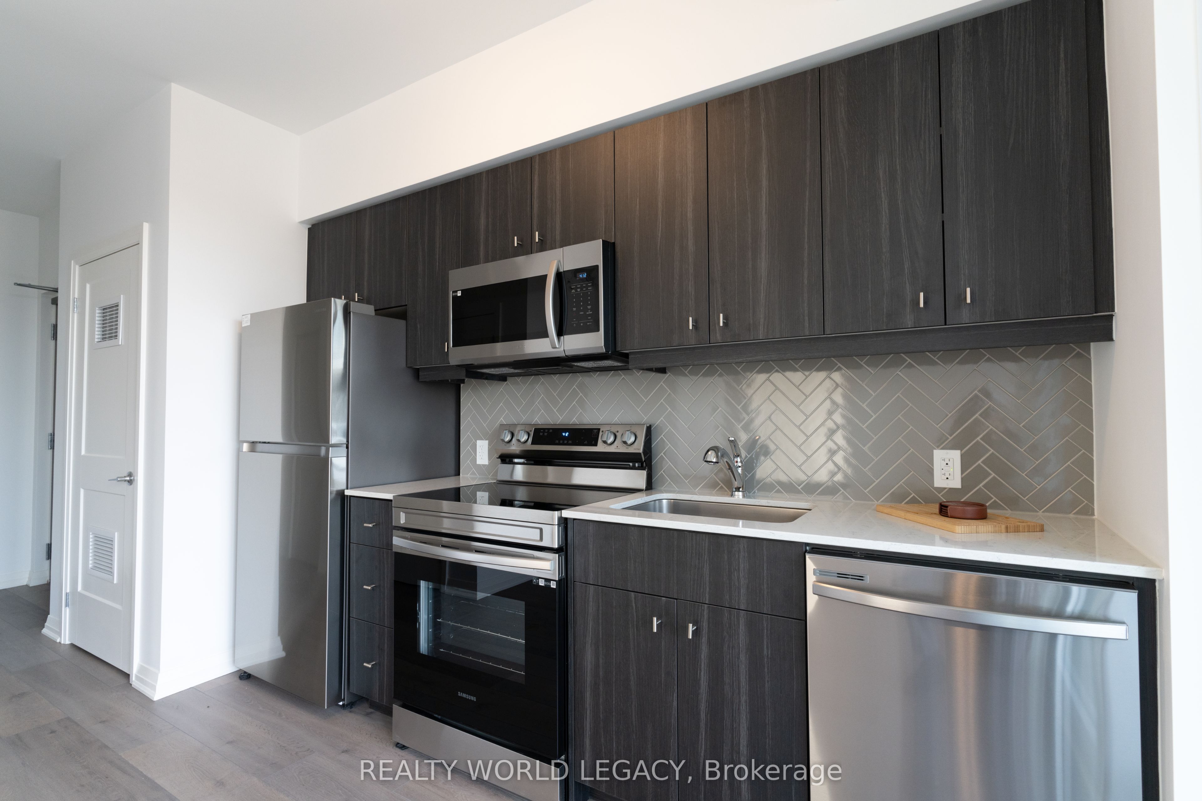 101 Golden Eagle Road 215, Waterloo, ON N2V 0H4 photo 5