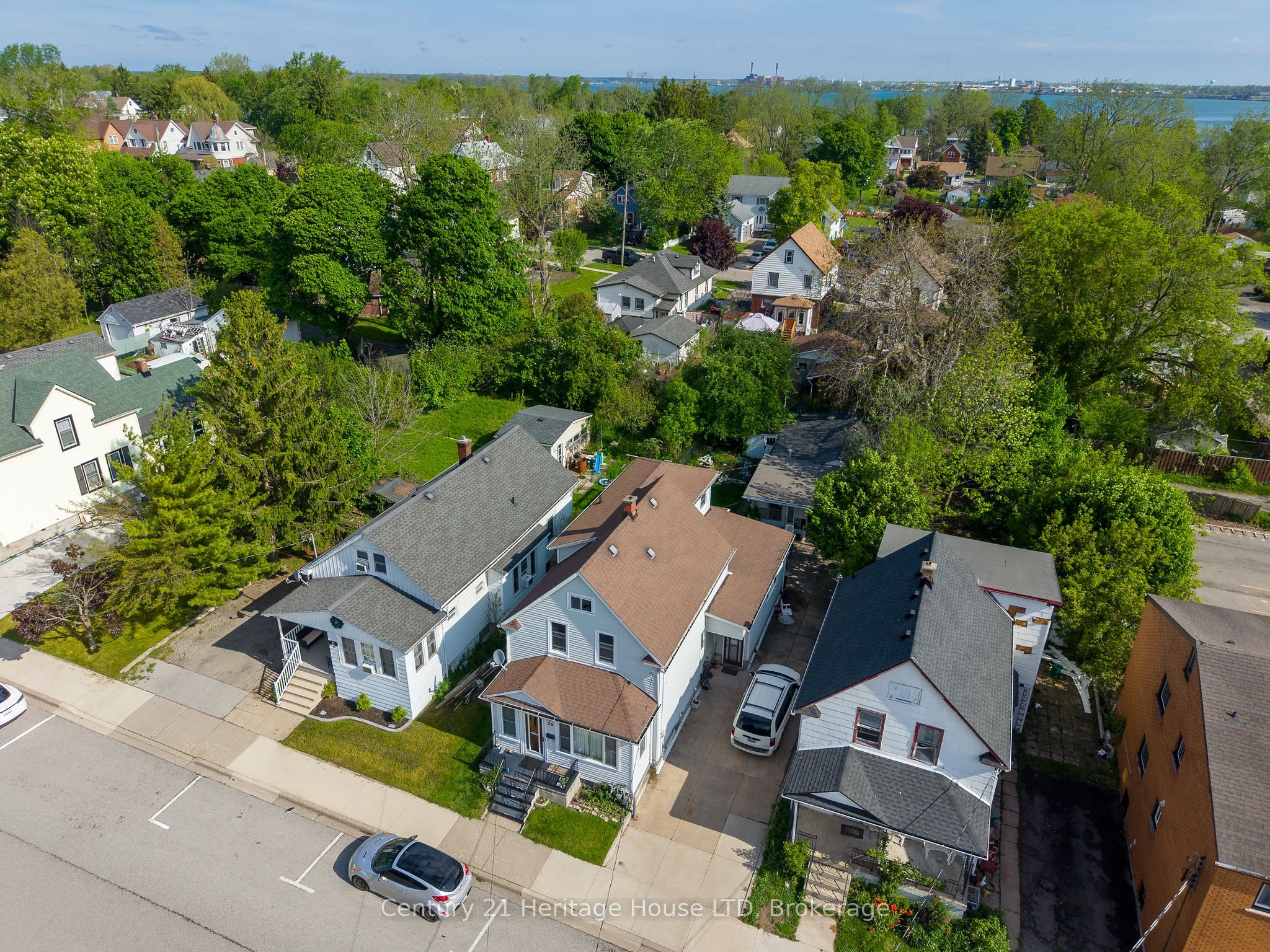 20 Dufferin Street, Fort Erie, ON L2A 2T5 photo 3