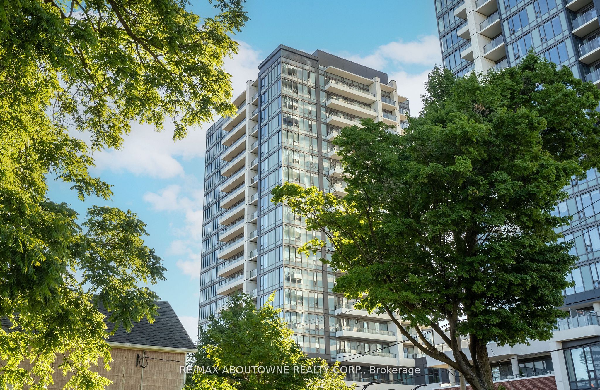 5 Wellington Street S 1407, Kitchener, ON N2G 0E3