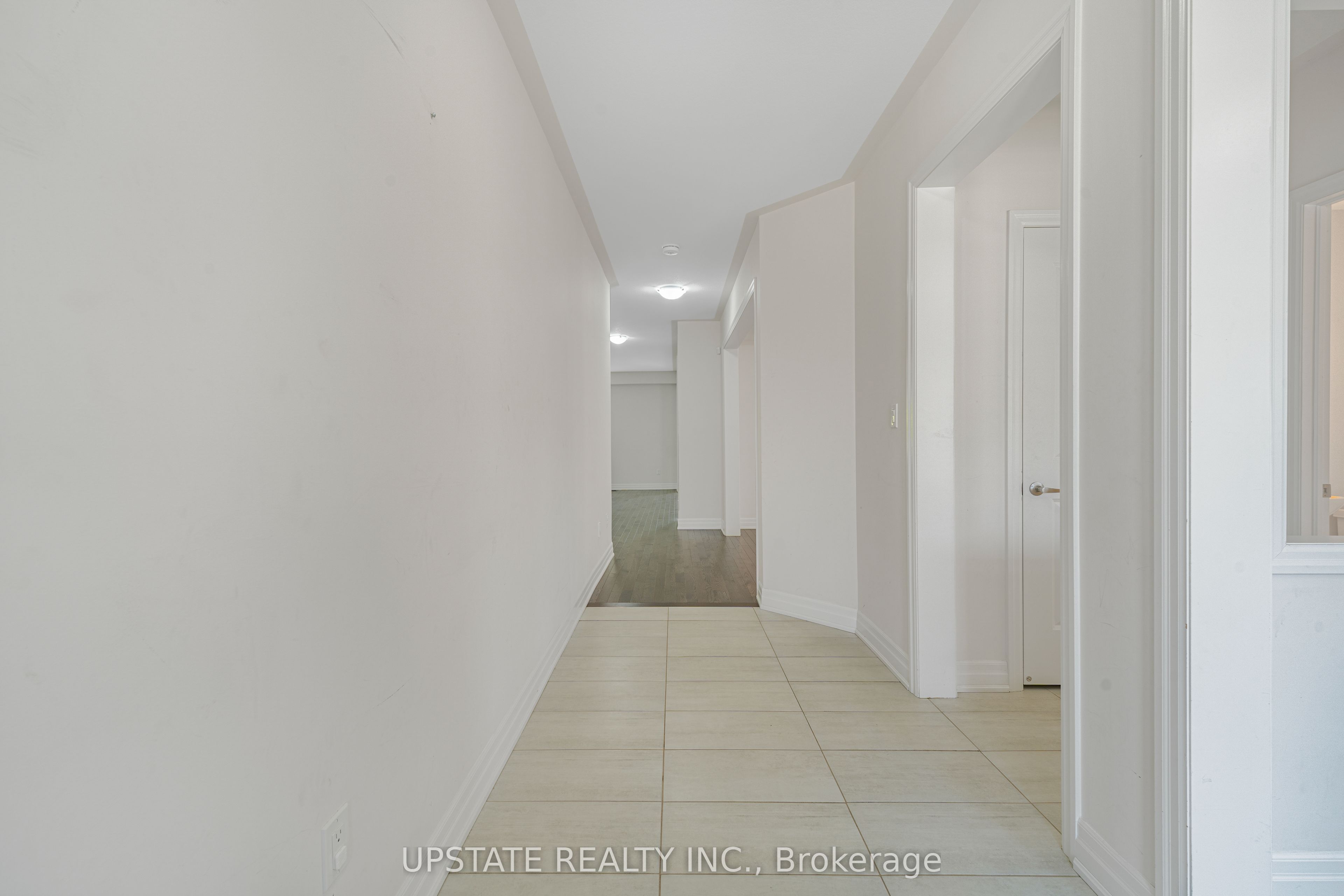 9218 White Oak Avenue N, Niagara Falls, ON L2G 0E9 photo 4