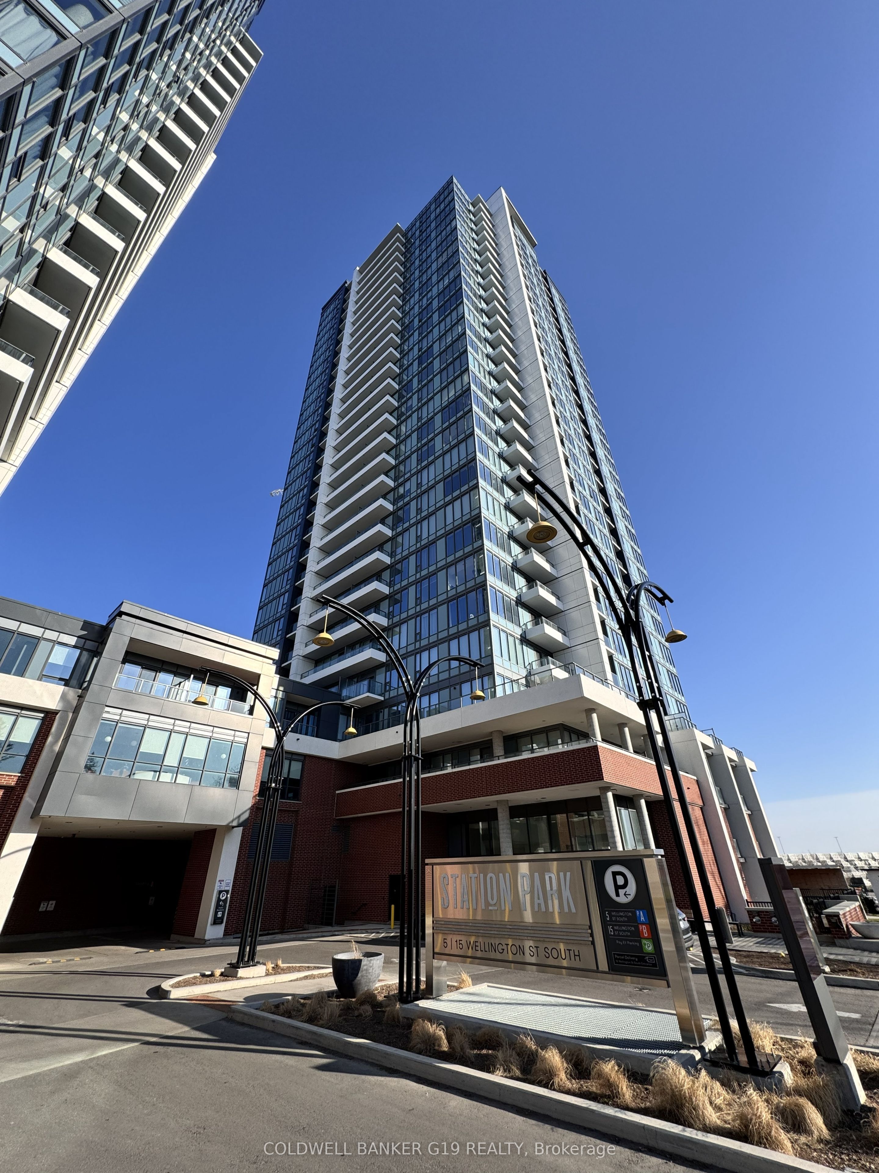 15 Wellington Street S 1705, Kitchener, ON N2G 1C7