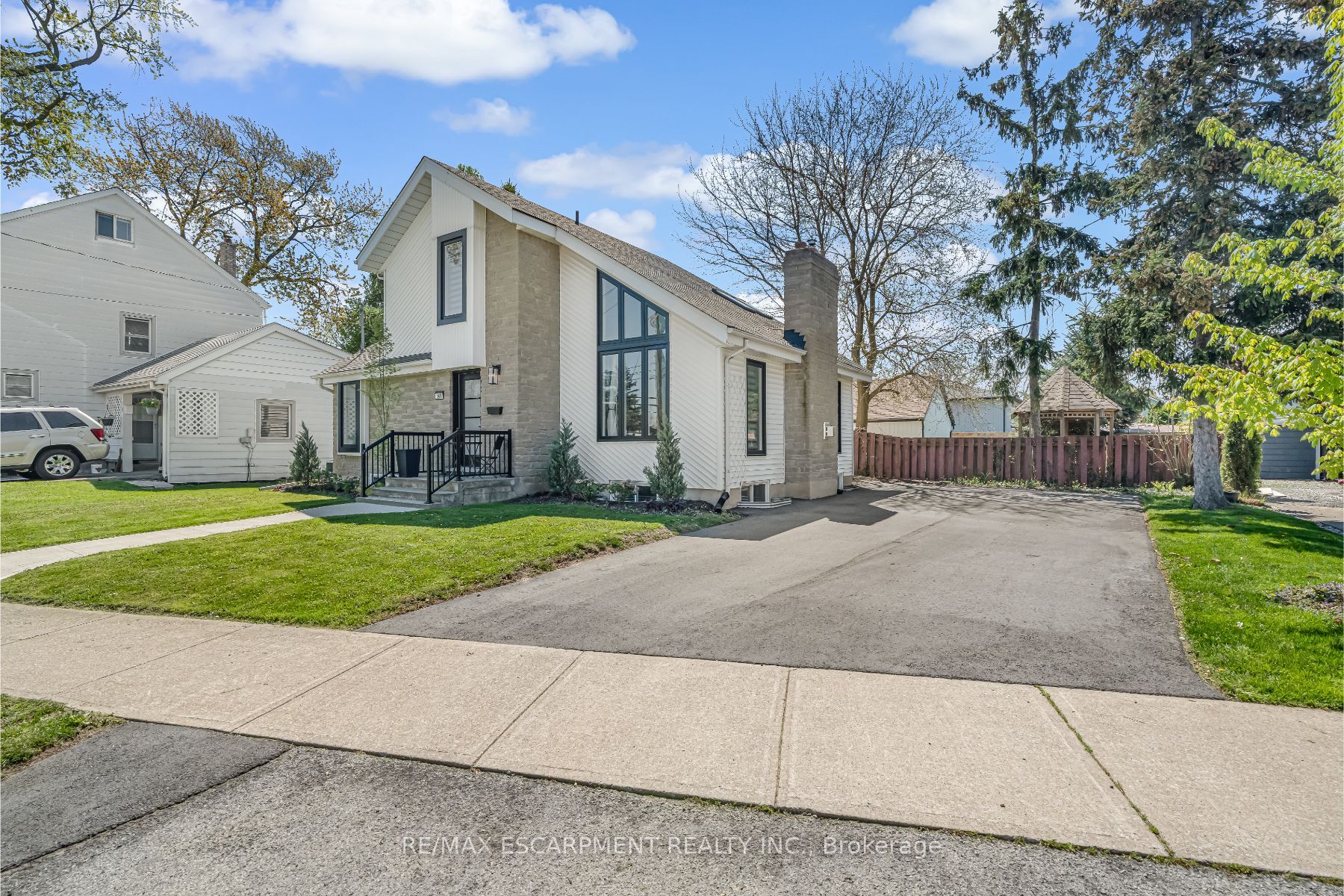 168 Carlton Street, St. Catharines, ON L2R 1S2 photo 3