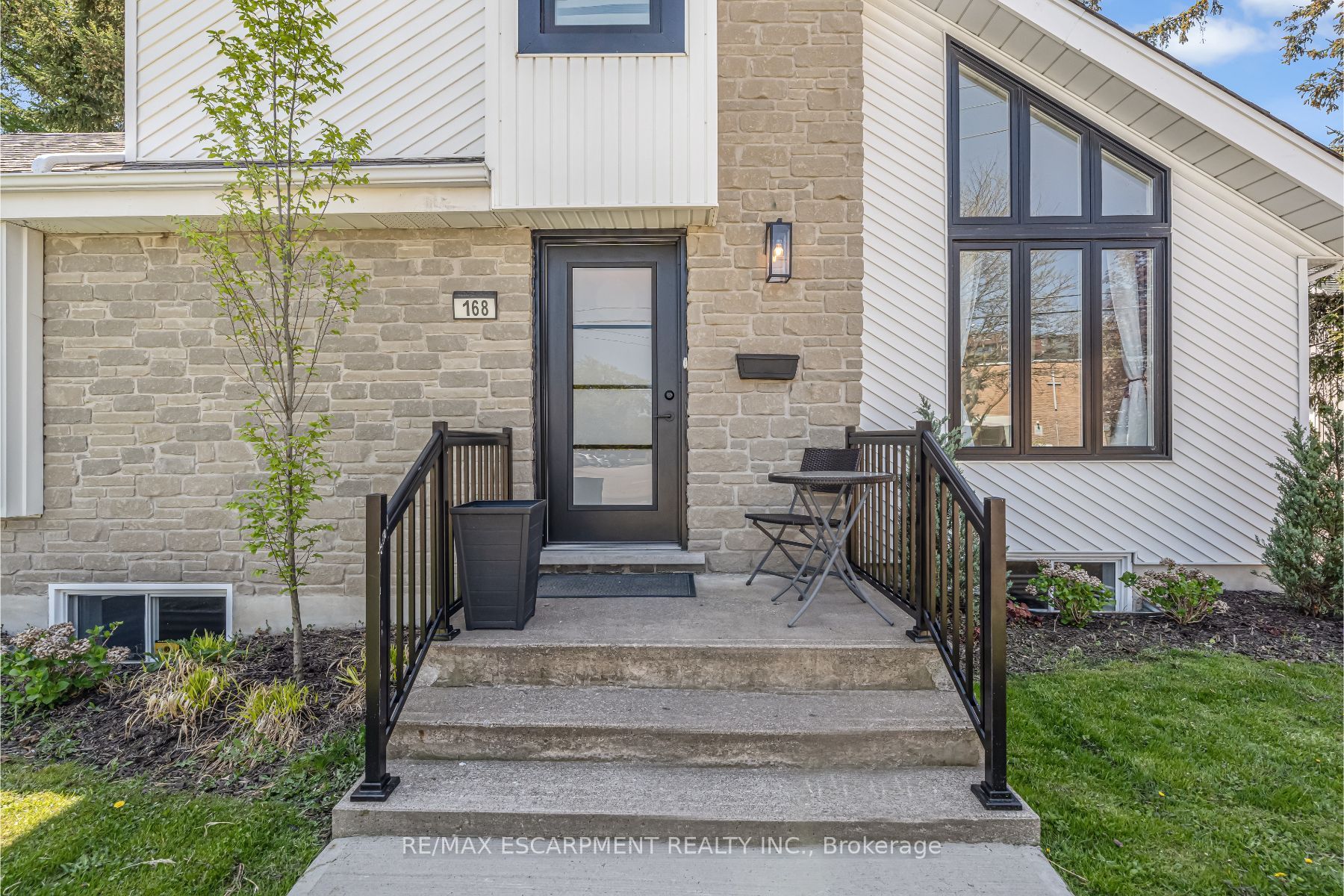 168 Carlton Street, St. Catharines, ON L2R 1S2 photo 4