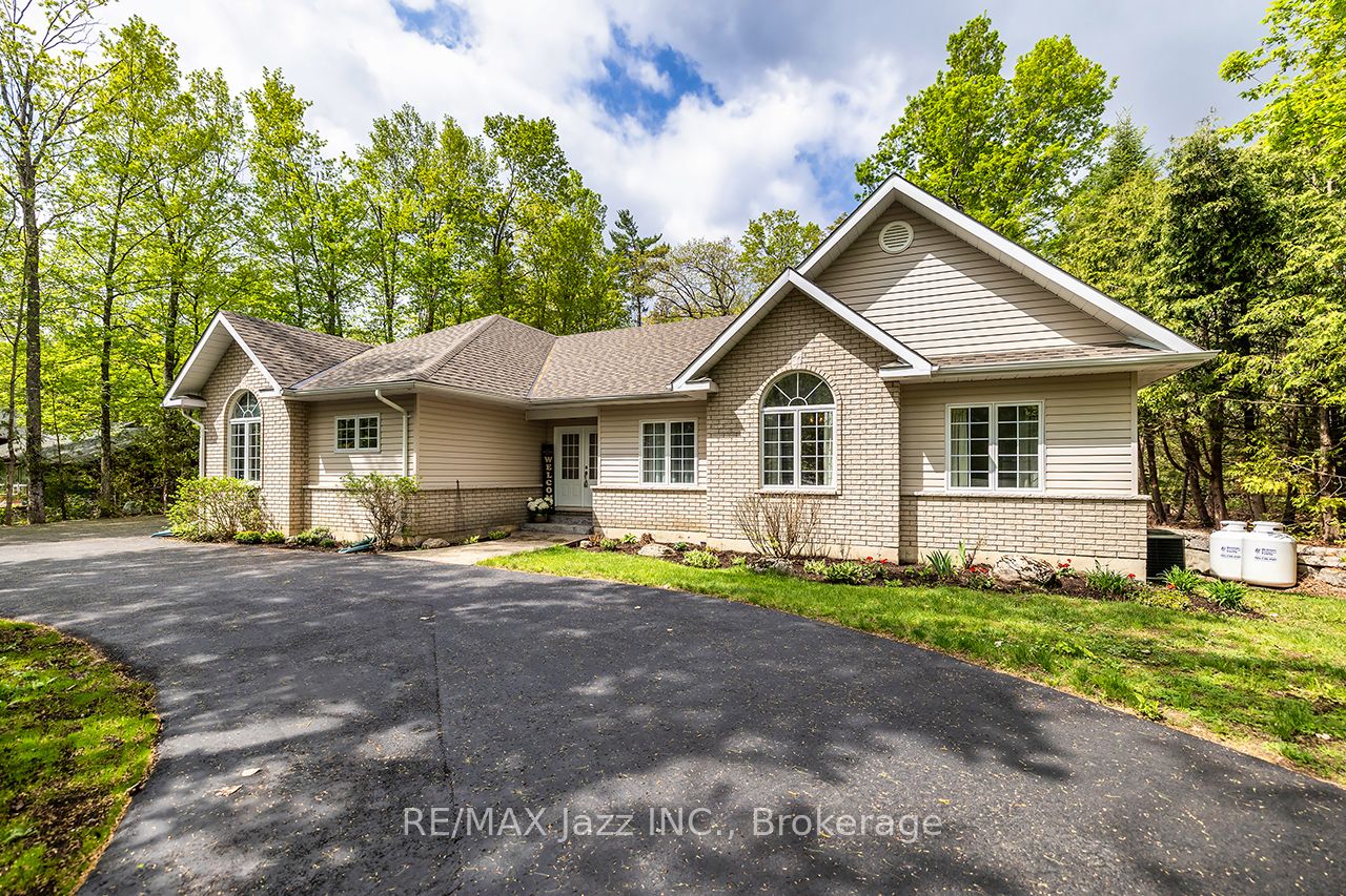 72 Sumcot Drive, Trent Lakes, ON K9J 6X2 photo 2