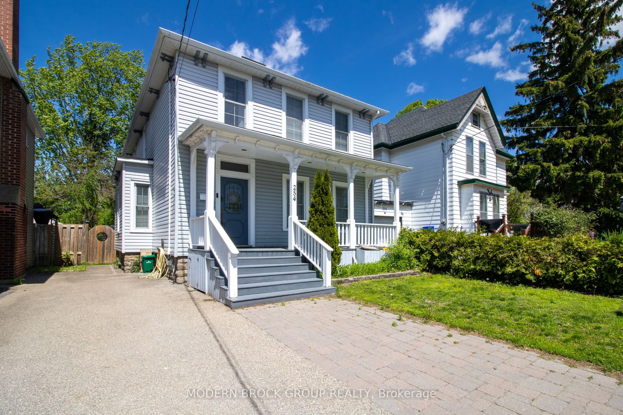 254 King Street E, Brockville, ON K6V 1C7 photo 2
