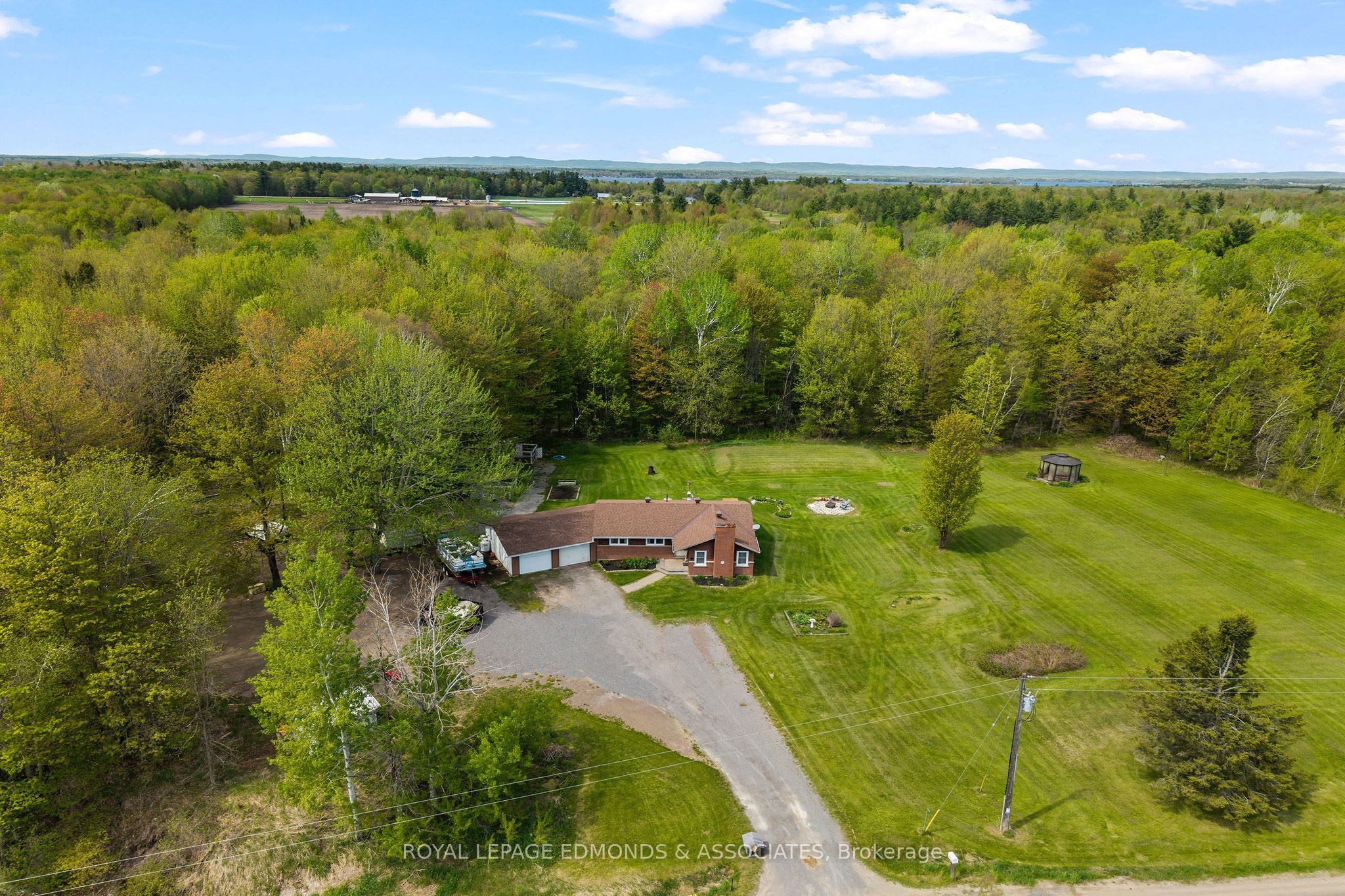 346 Hila Road, Whitewater Region, ON K8A 6W3