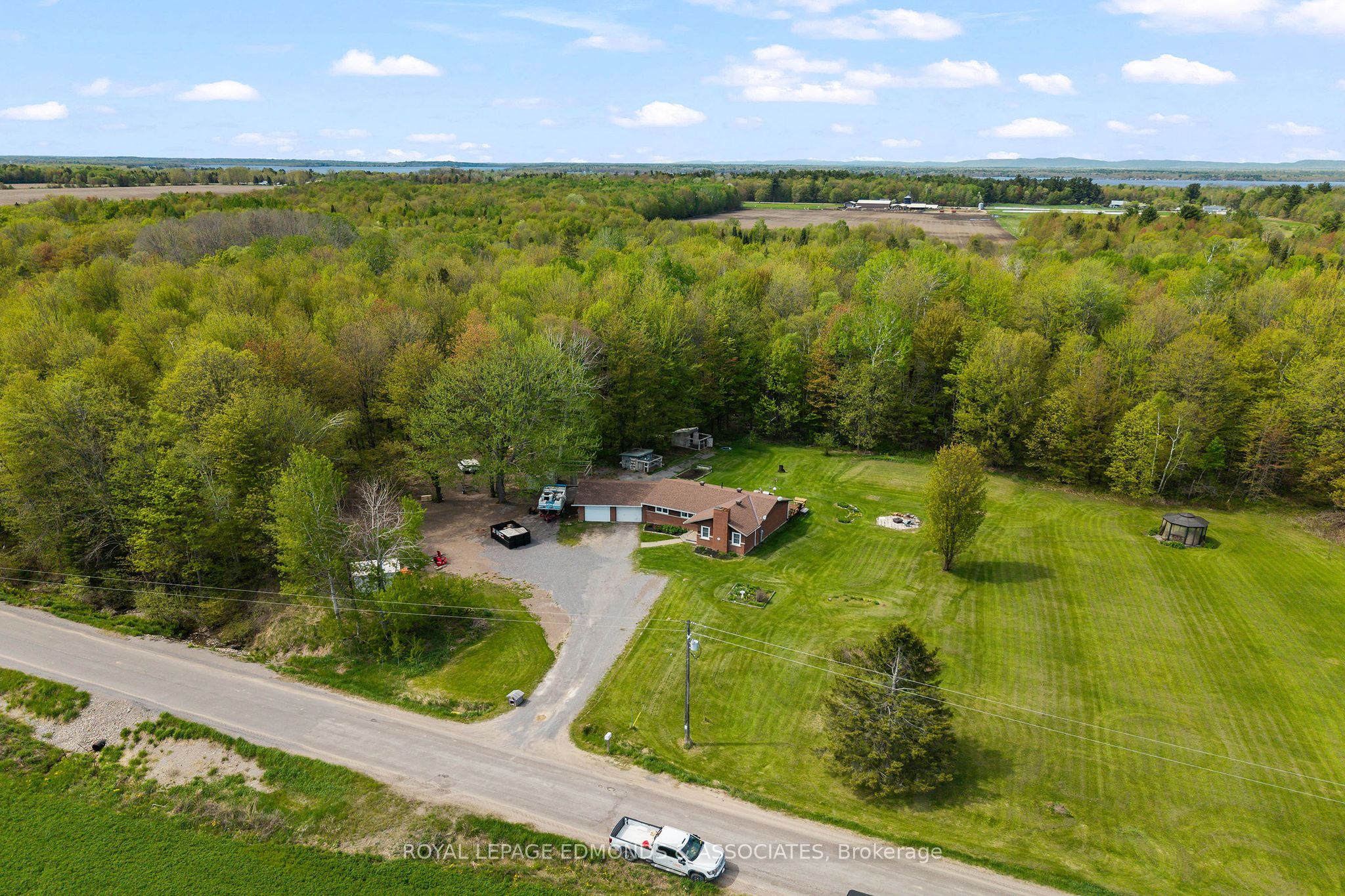 346 Hila Road, Whitewater Region, ON K8A 6W3 photo 3