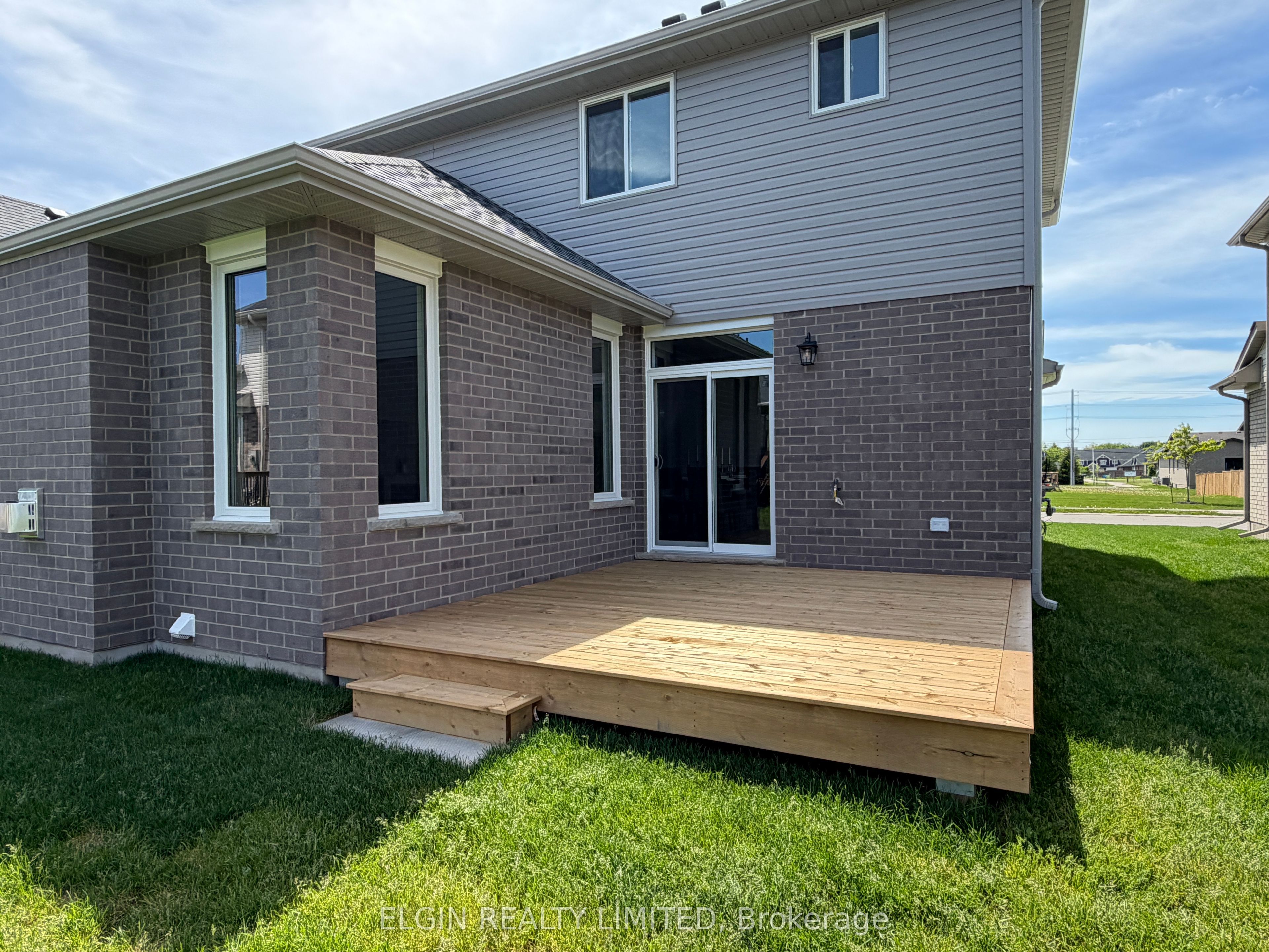 4 Keba Crescent, Tillsonburg, ON N4G 0K6 photo 3