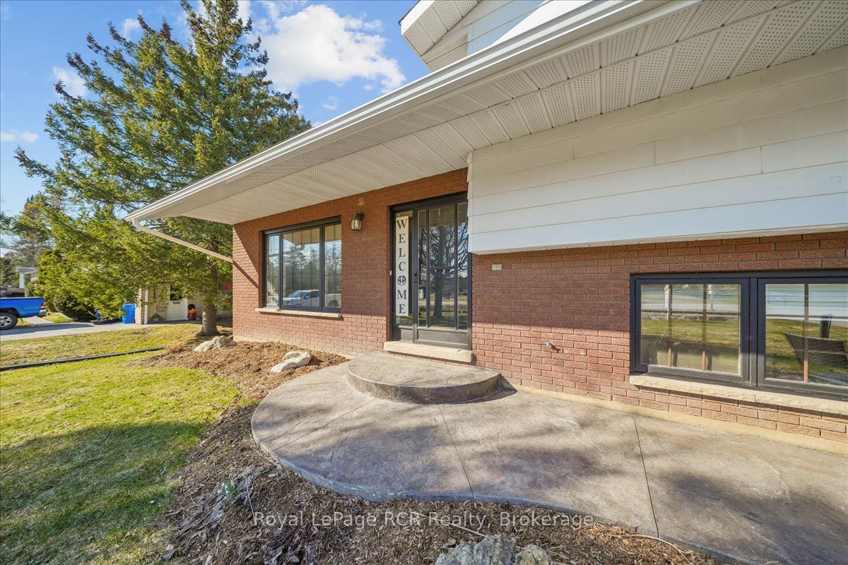 883 30th Street W, Georgian Bluffs, ON N4K 6V5 photo 5