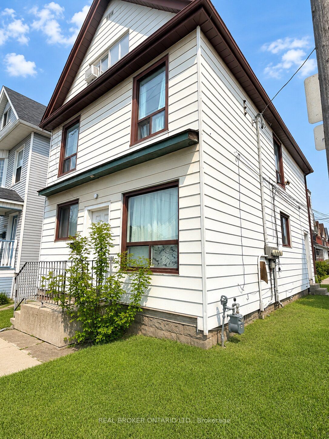 518 Cannon Street E, Hamilton, ON L8L 2E8 photo 2