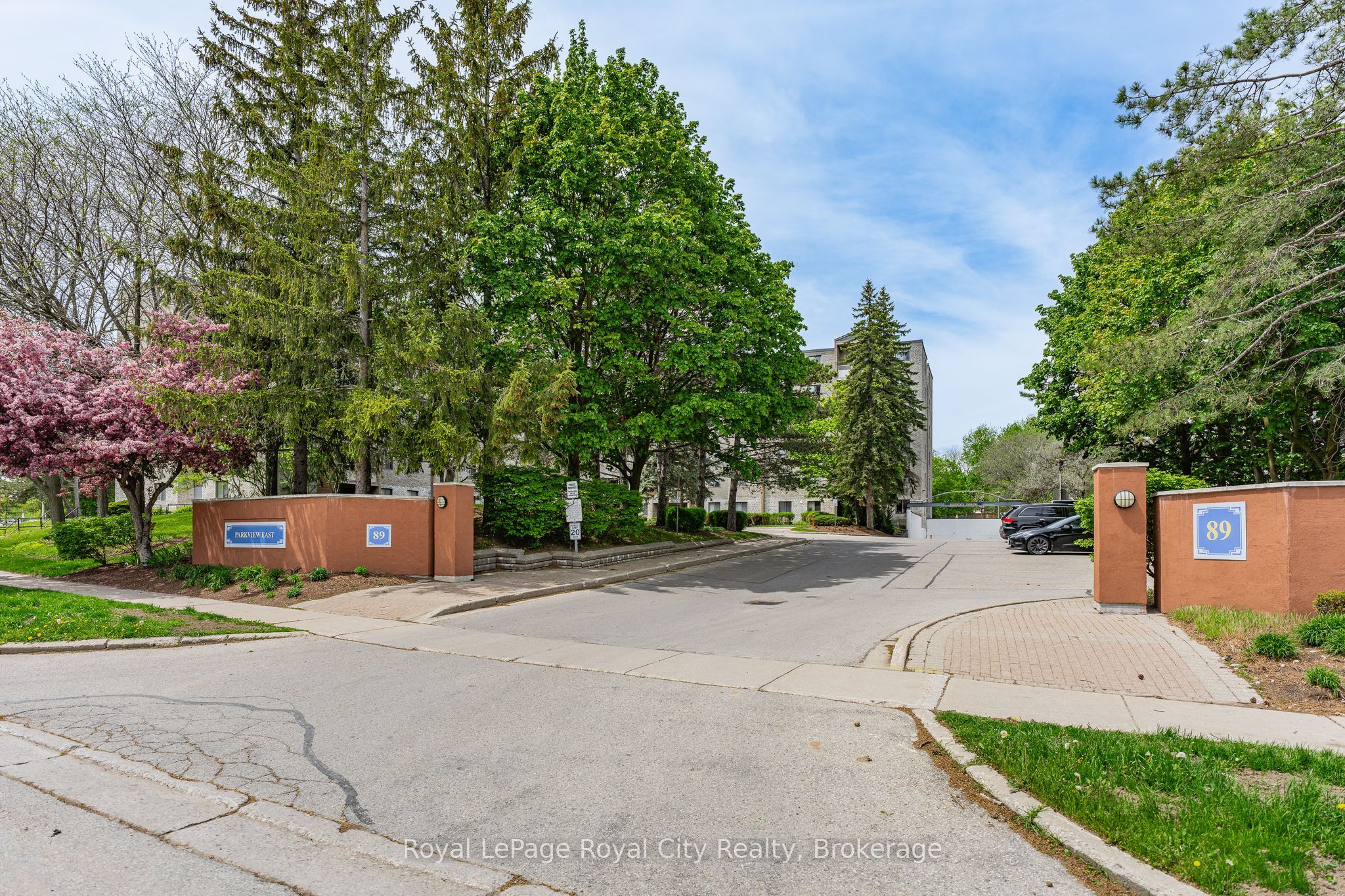 89 Westwood Road 407, Guelph, ON N1H 7J6