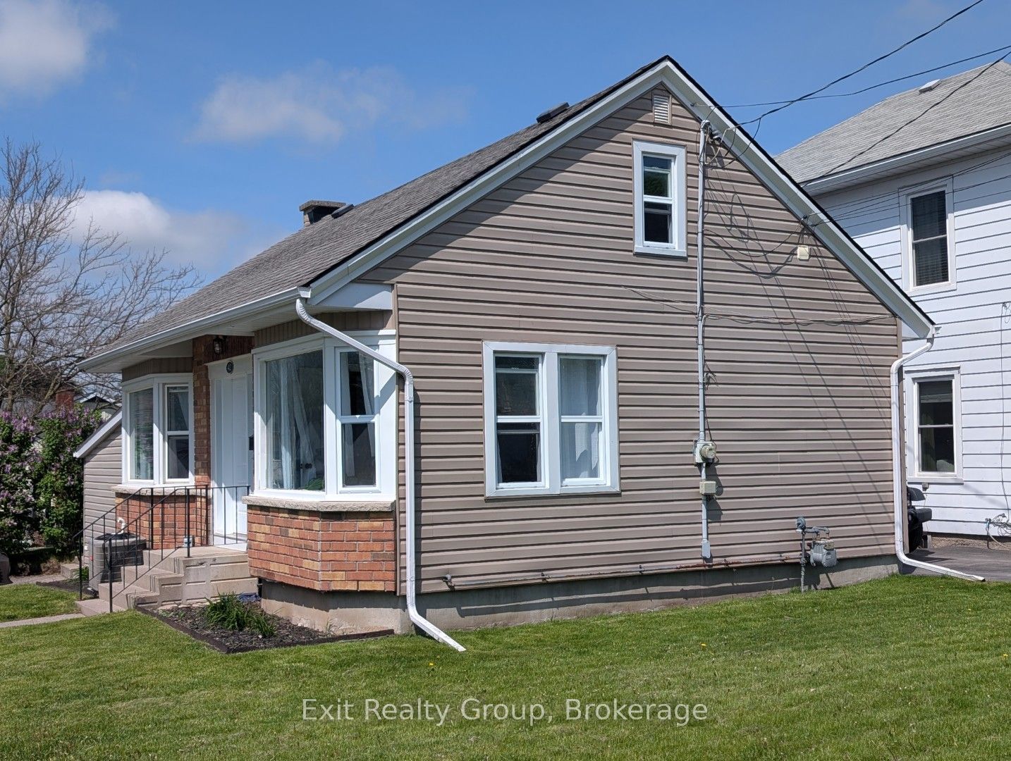 42 McGill Street, Quinte West, ON K8V 3J3 photo 2