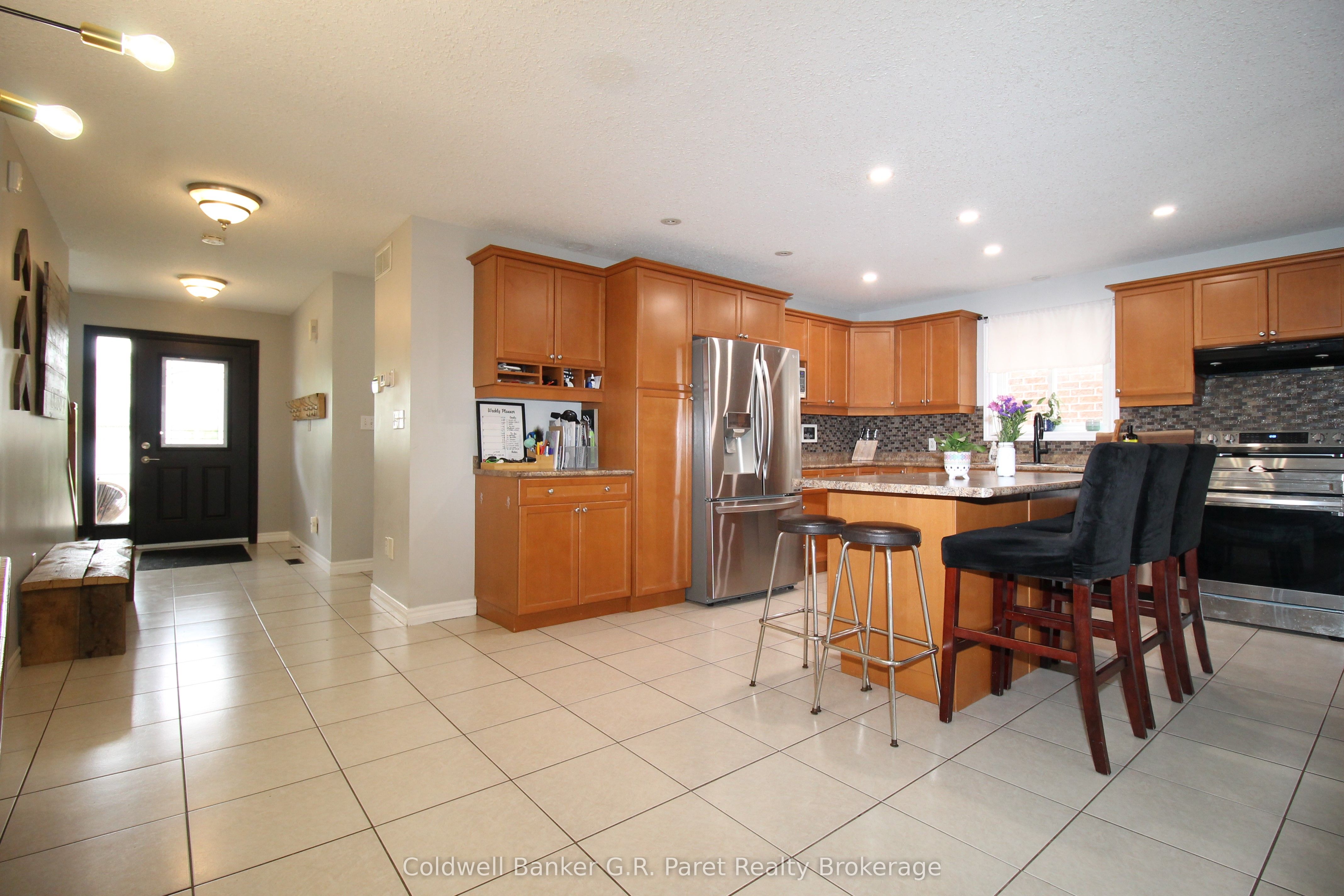 4 Langrell Avenue, Tillsonburg, ON N4G 5X8 photo 3