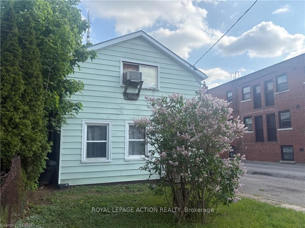 13 Sheridan Street, Brantford, ON N3T 2P7 photo 2