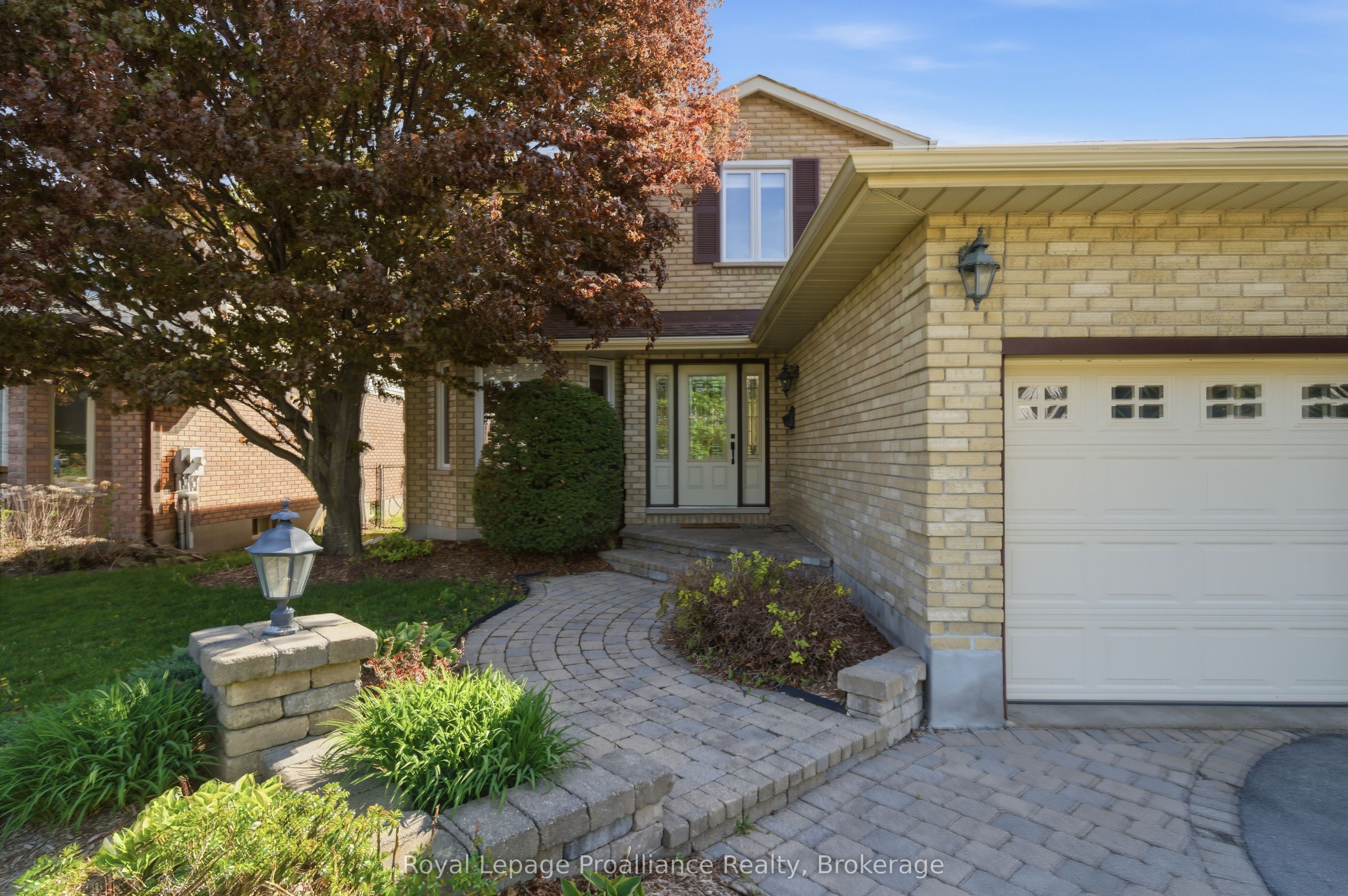 37 Dungannon Drive, Belleville, ON K8P 5E7 photo 2