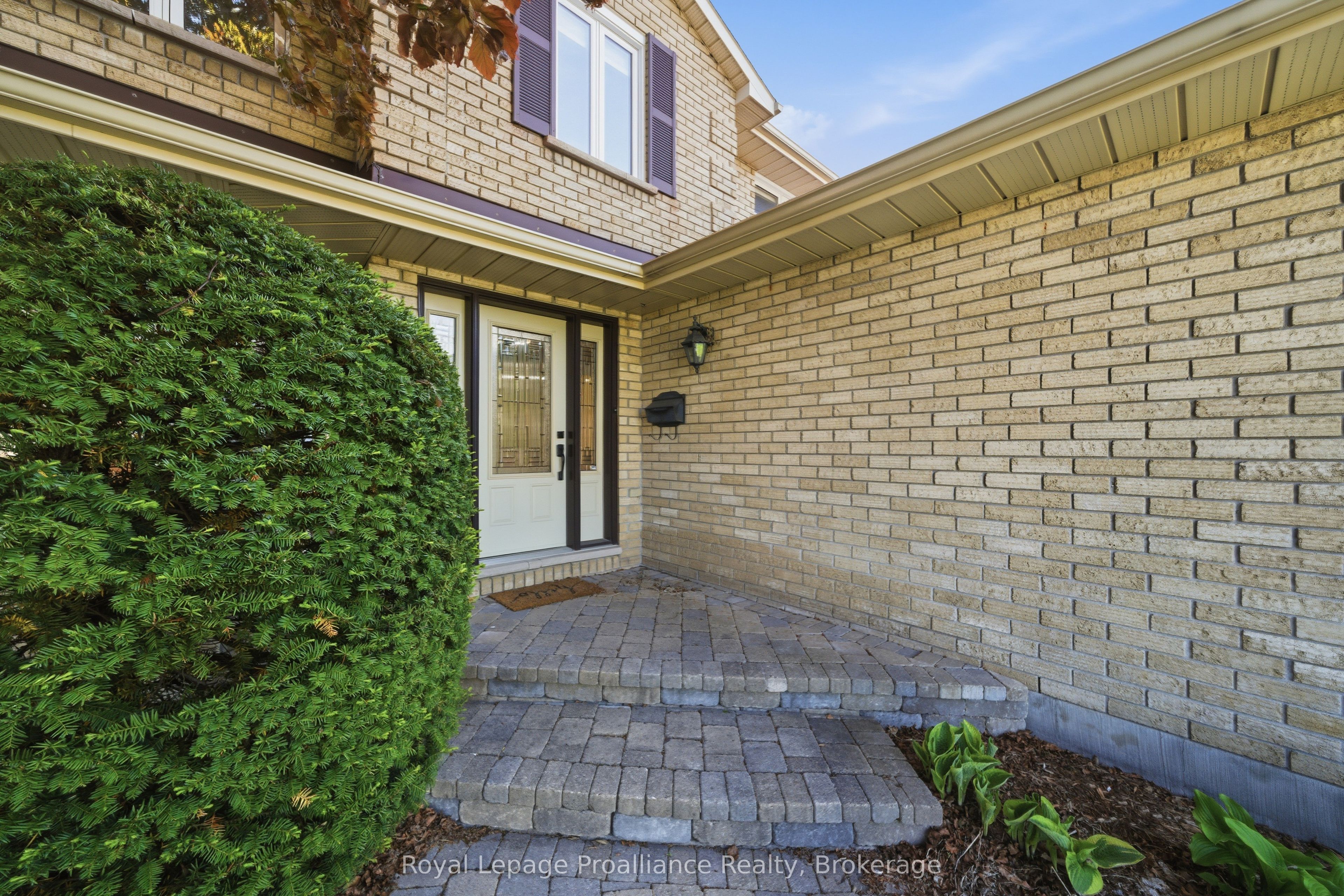 37 Dungannon Drive, Belleville, ON K8P 5E7 photo 3