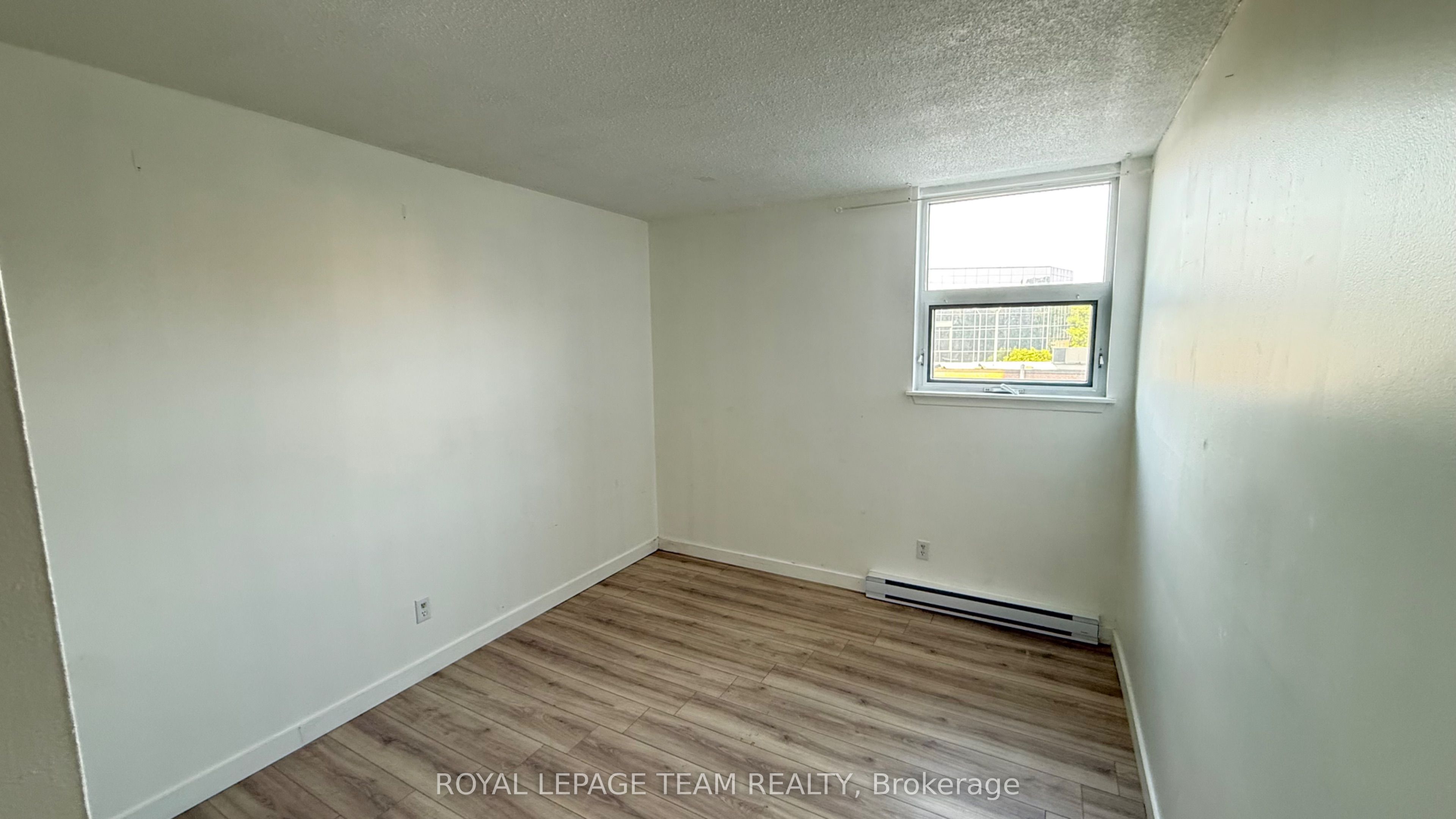 1180 Ohio Street 304, Billings Bridge - Riverside Park and Area, ON K1H 8N5 photo 5